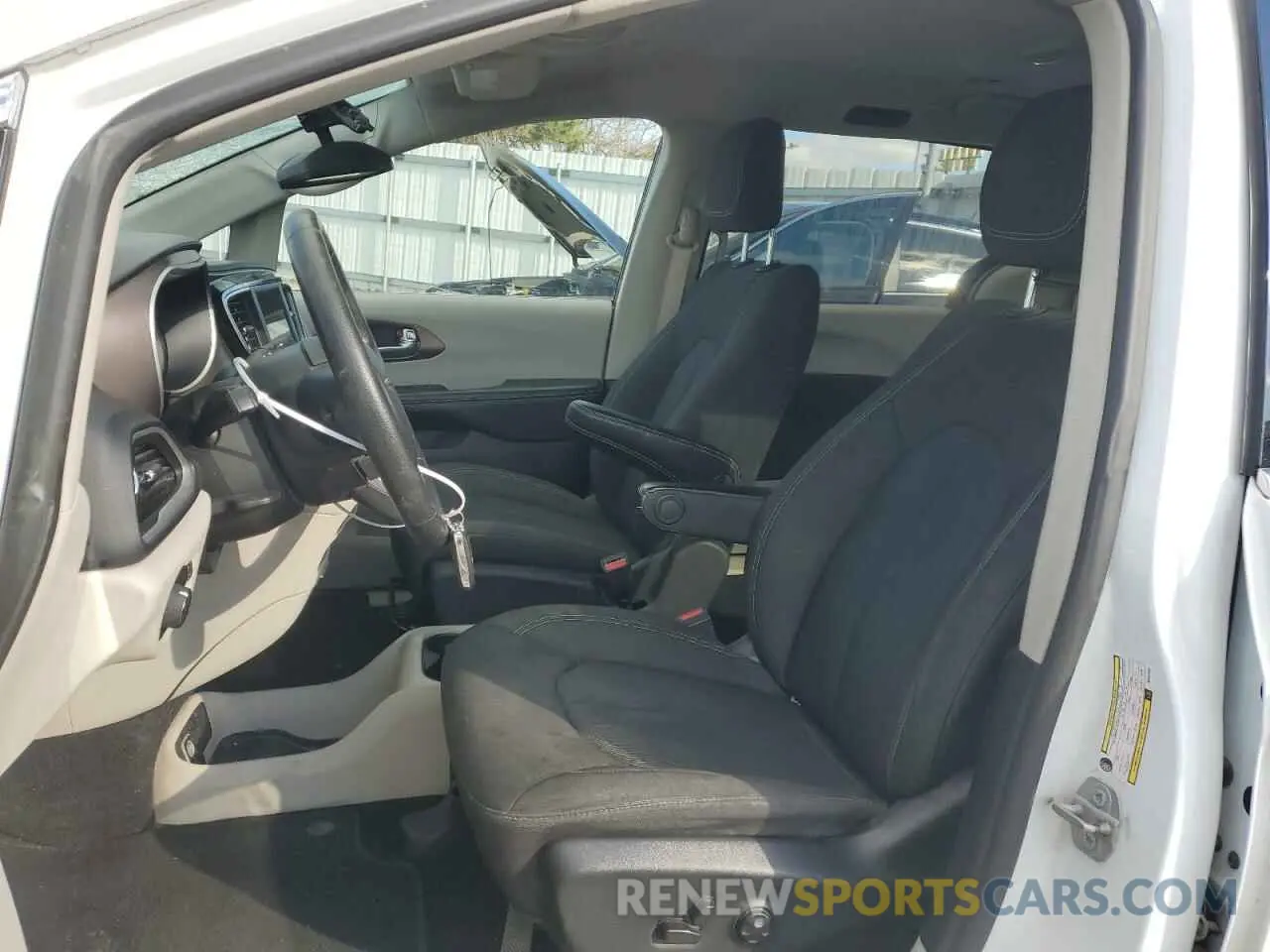 7 Photograph of a damaged car 2C4RC1AG2MR552403 CHRYSLER MINIVAN 2021