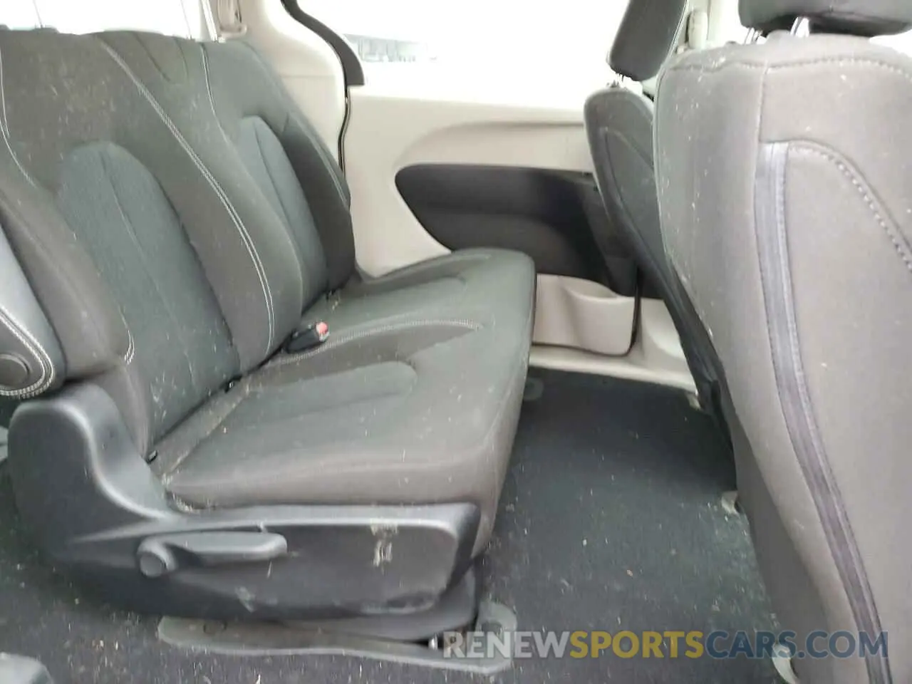 11 Photograph of a damaged car 2C4RC1AG4MR503526 CHRYSLER MINIVAN 2021