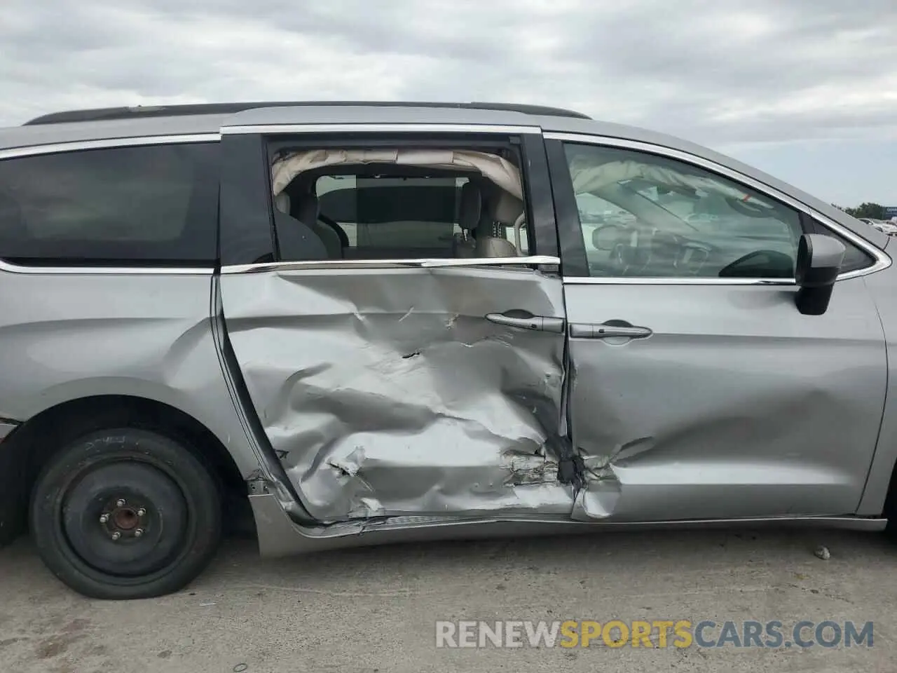 11 Photograph of a damaged car 2C4RC1DG2MR566507 CHRYSLER MINIVAN 2021