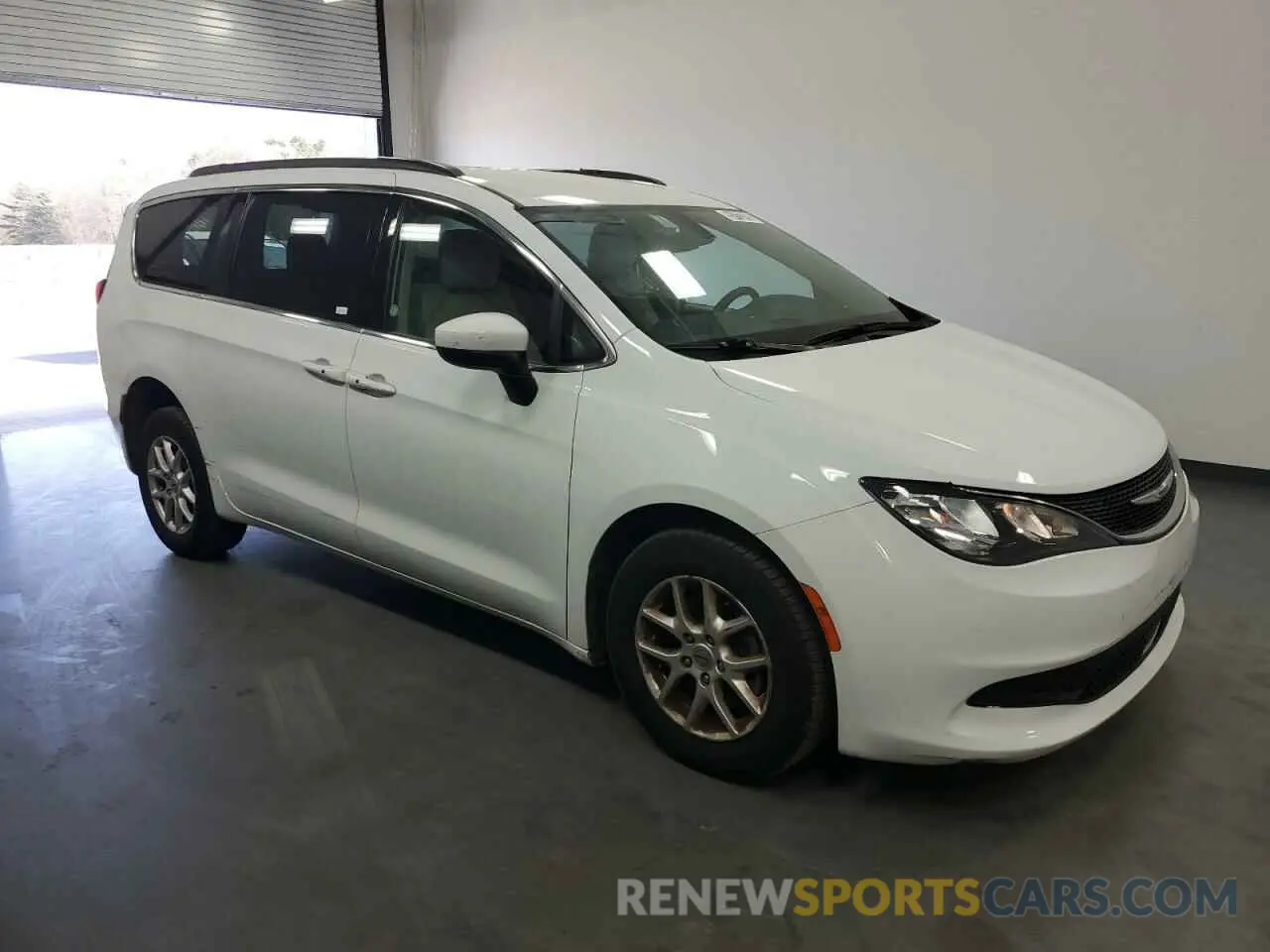 4 Photograph of a damaged car 2C4RC1DG3MR545911 CHRYSLER MINIVAN 2021