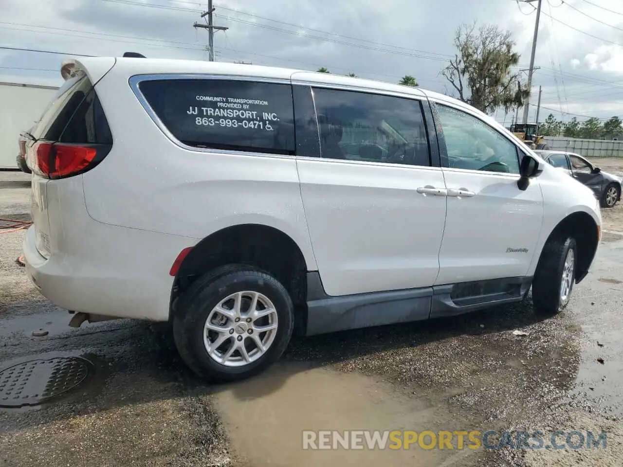 3 Photograph of a damaged car 2C4RC1CG2NR103821 CHRYSLER MINIVAN 2022