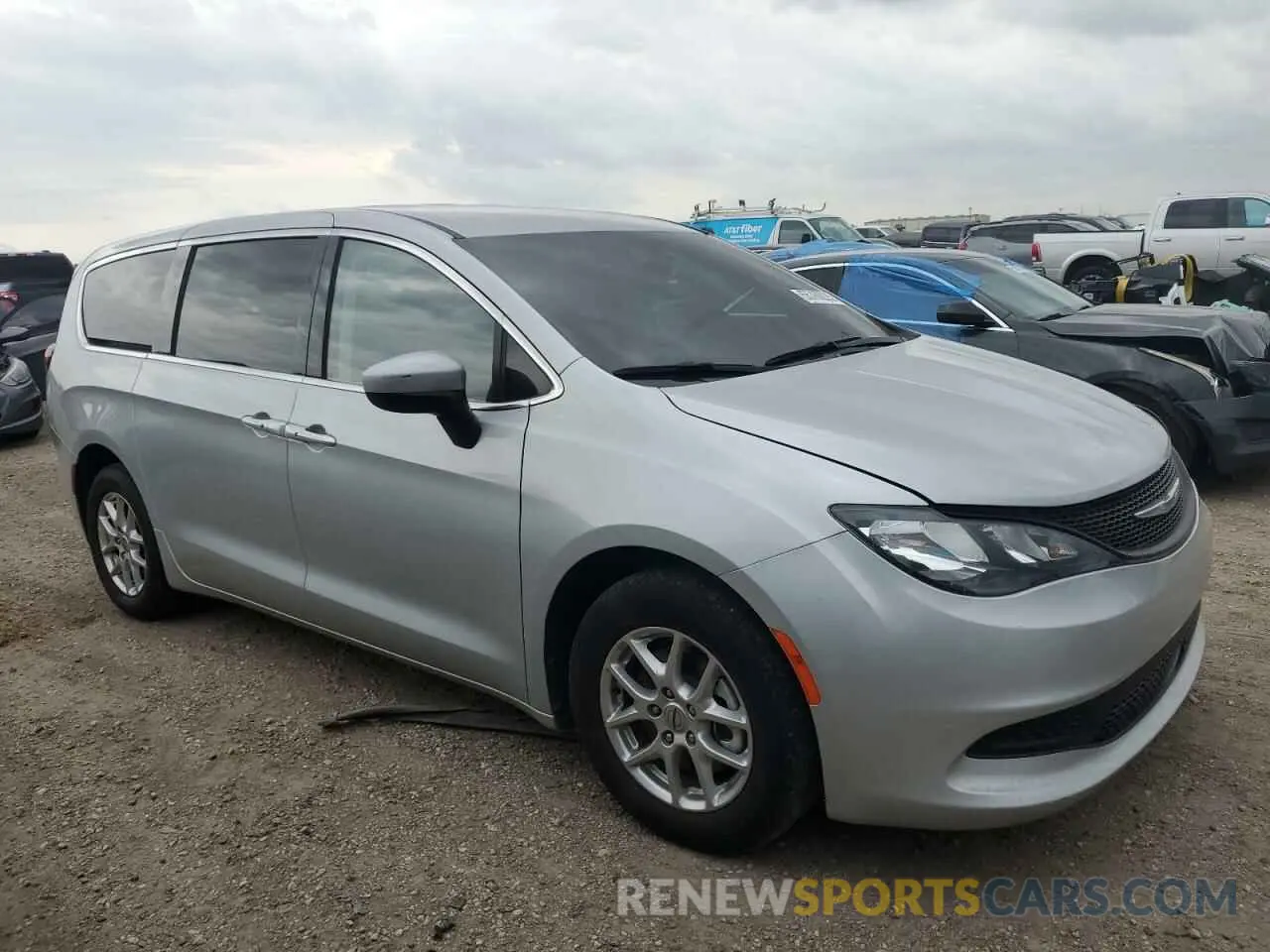 4 Photograph of a damaged car 2C4RC1CG3NR213311 CHRYSLER MINIVAN 2022
