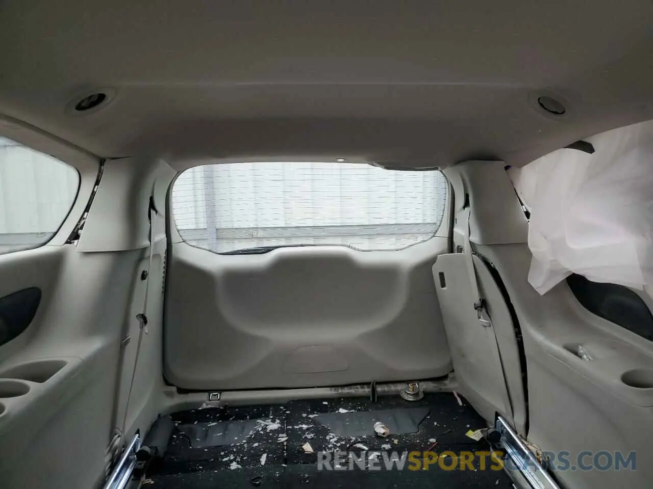 10 Photograph of a damaged car 2C4RC1CG4NR159209 CHRYSLER MINIVAN 2022