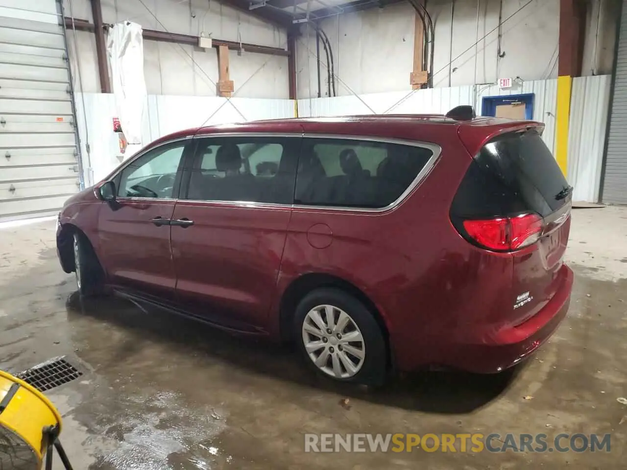 2 Photograph of a damaged car 2C4RC1AG0KR675386 CHRYSLER PACIFICA 2019