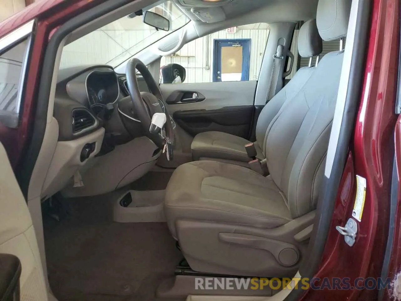 7 Photograph of a damaged car 2C4RC1AG0KR675386 CHRYSLER PACIFICA 2019