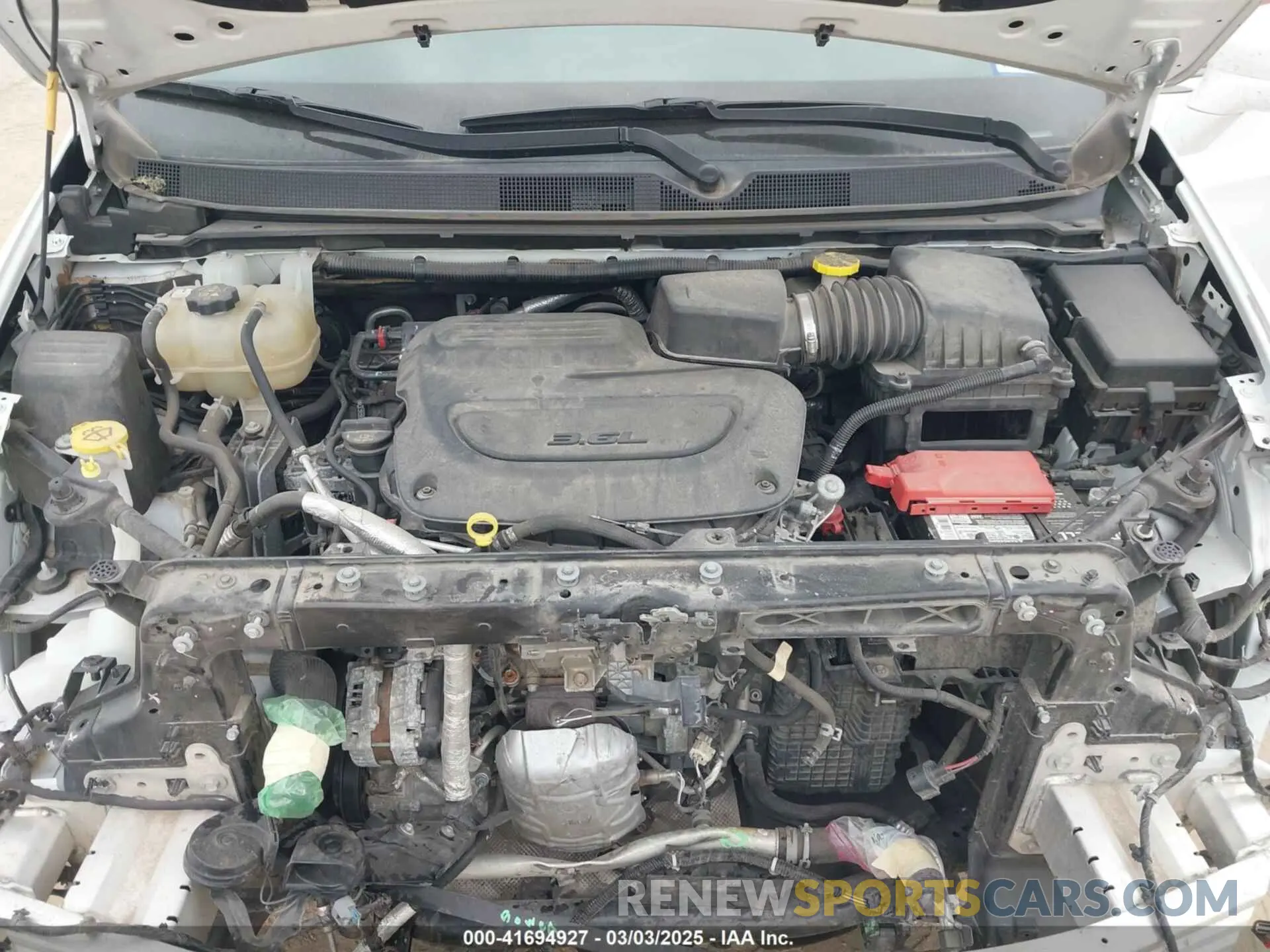 10 Photograph of a damaged car 2C4RC1BG0KR560091 CHRYSLER PACIFICA 2019