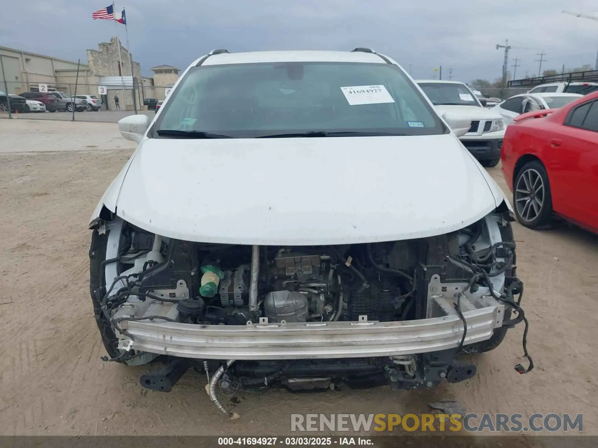 13 Photograph of a damaged car 2C4RC1BG0KR560091 CHRYSLER PACIFICA 2019