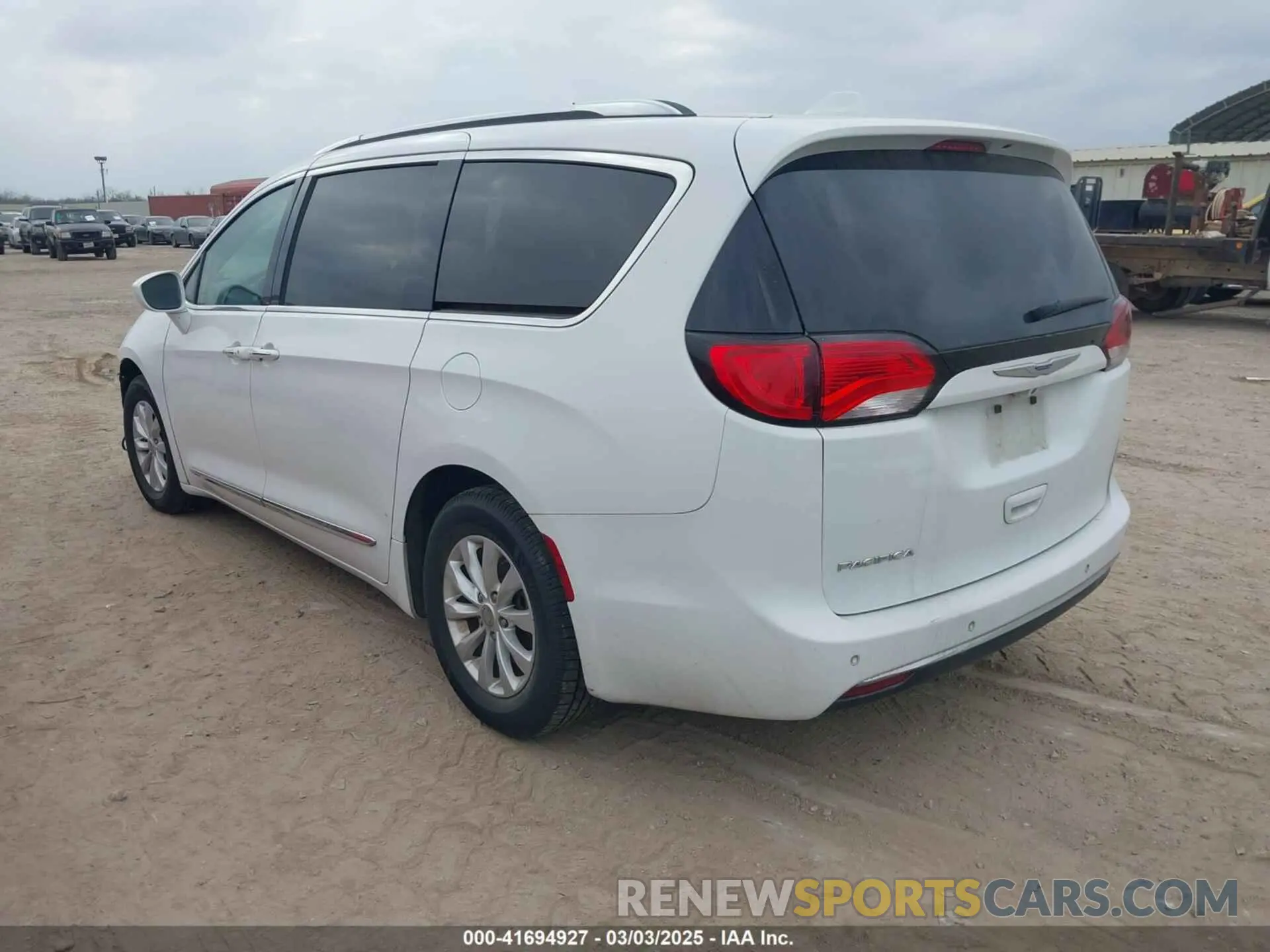 3 Photograph of a damaged car 2C4RC1BG0KR560091 CHRYSLER PACIFICA 2019