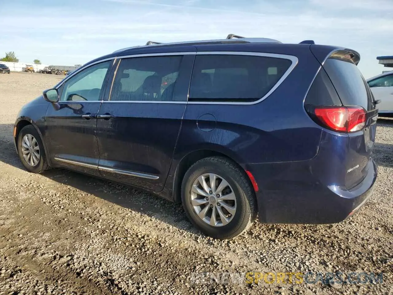 2 Photograph of a damaged car 2C4RC1BG0KR560124 CHRYSLER PACIFICA 2019