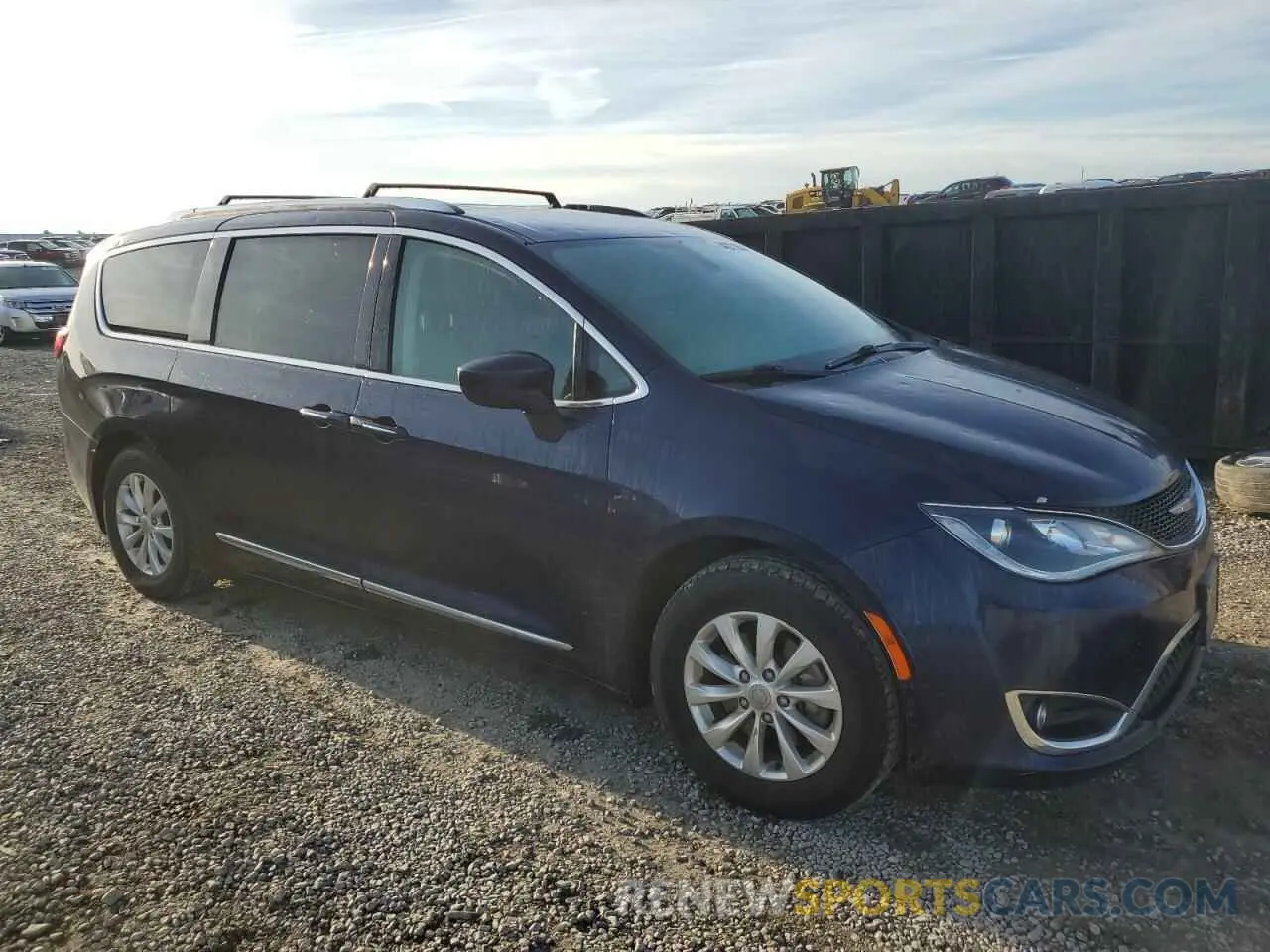 4 Photograph of a damaged car 2C4RC1BG0KR560124 CHRYSLER PACIFICA 2019