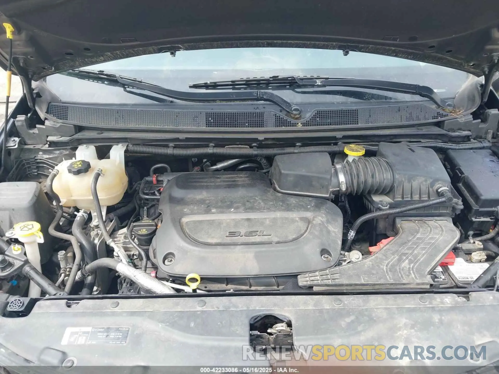 10 Photograph of a damaged car 2C4RC1BG0KR625893 CHRYSLER PACIFICA 2019