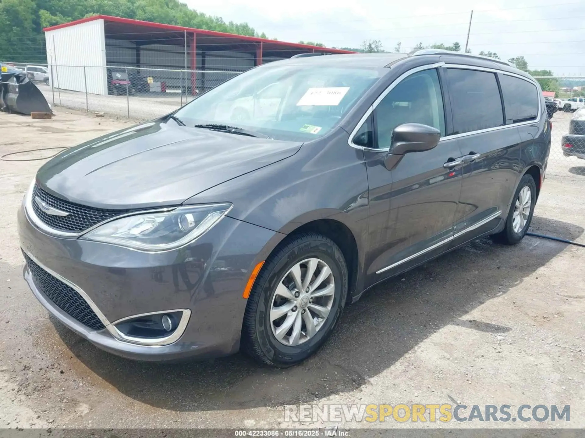 2 Photograph of a damaged car 2C4RC1BG0KR625893 CHRYSLER PACIFICA 2019
