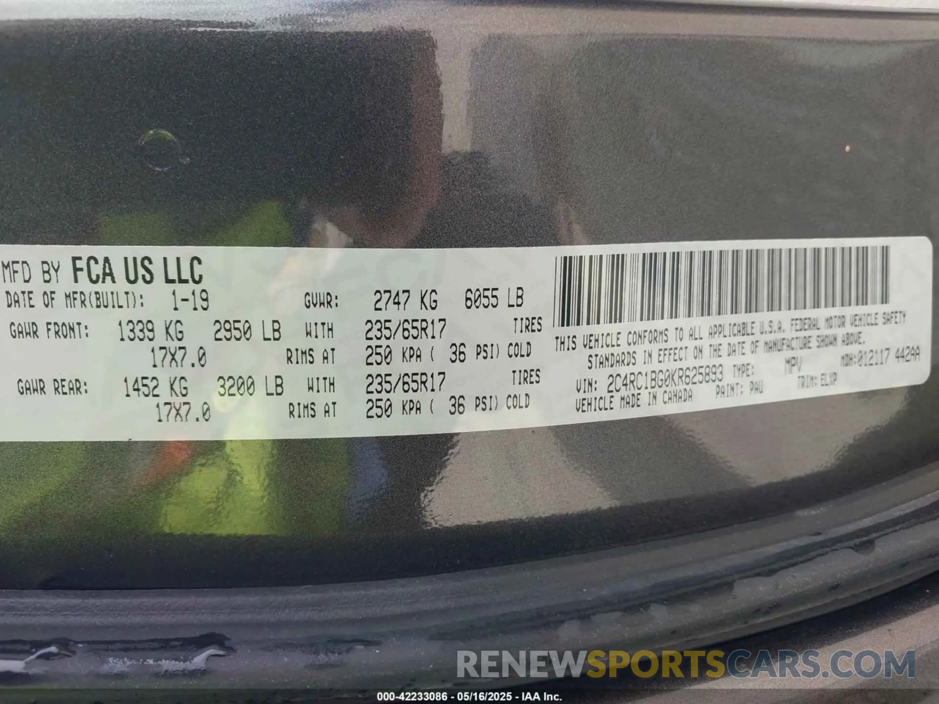 9 Photograph of a damaged car 2C4RC1BG0KR625893 CHRYSLER PACIFICA 2019