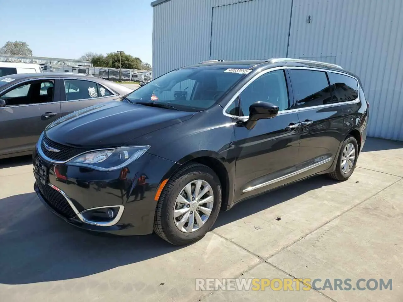 1 Photograph of a damaged car 2C4RC1BG0KR651135 CHRYSLER PACIFICA 2019