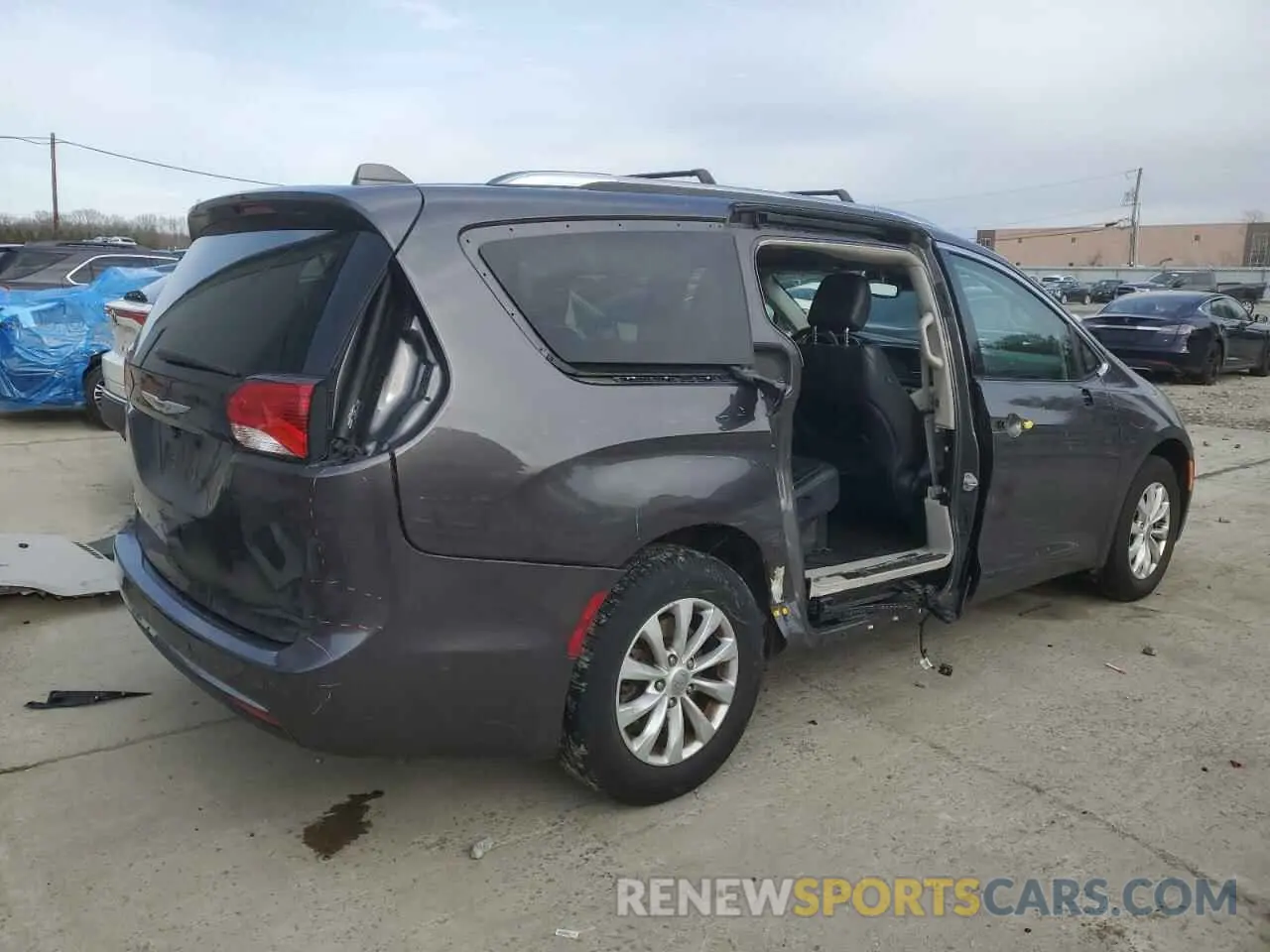 3 Photograph of a damaged car 2C4RC1BG0KR678898 CHRYSLER PACIFICA 2019