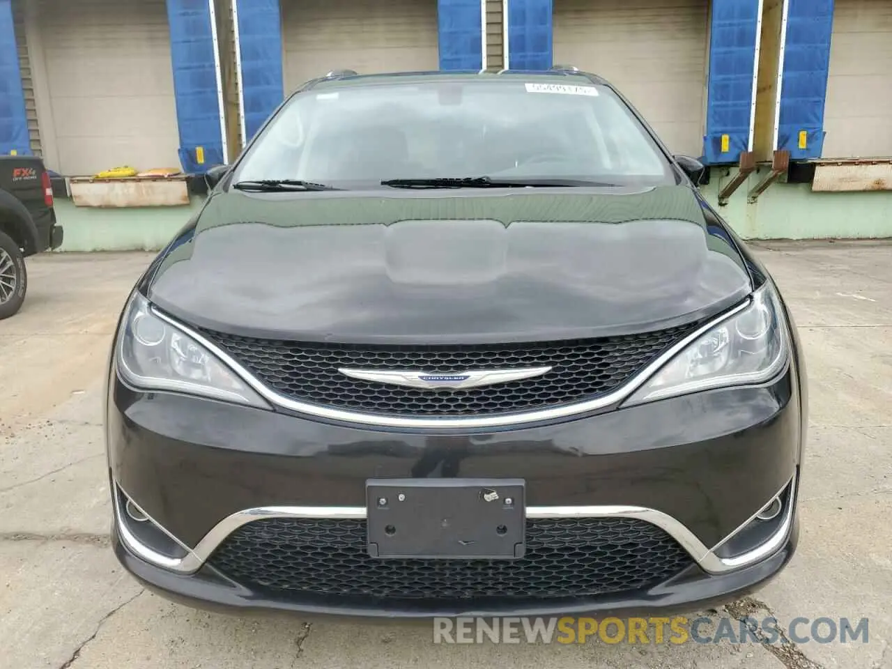 5 Photograph of a damaged car 2C4RC1BG1KR537161 CHRYSLER PACIFICA 2019