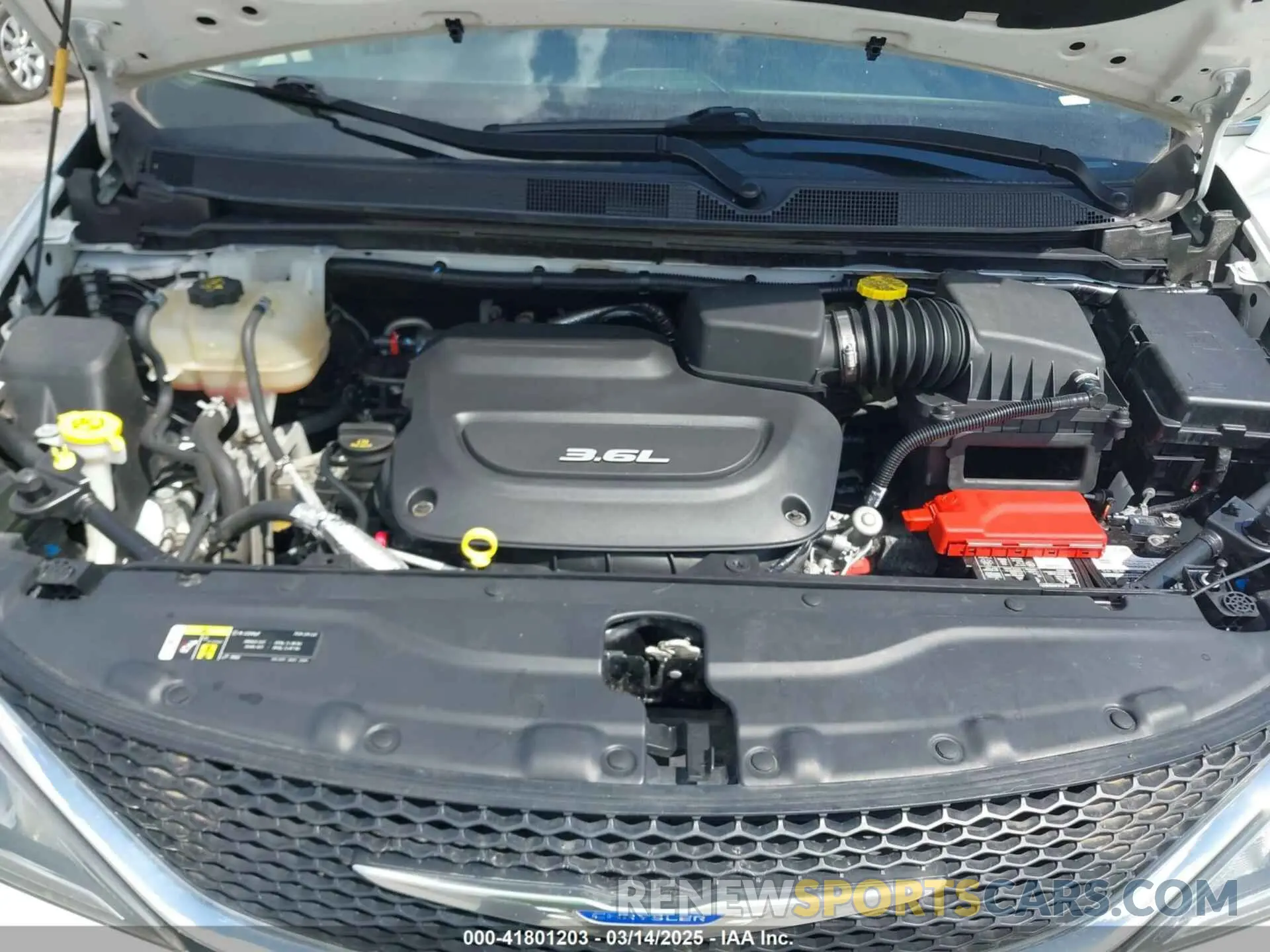 10 Photograph of a damaged car 2C4RC1BG1KR539668 CHRYSLER PACIFICA 2019