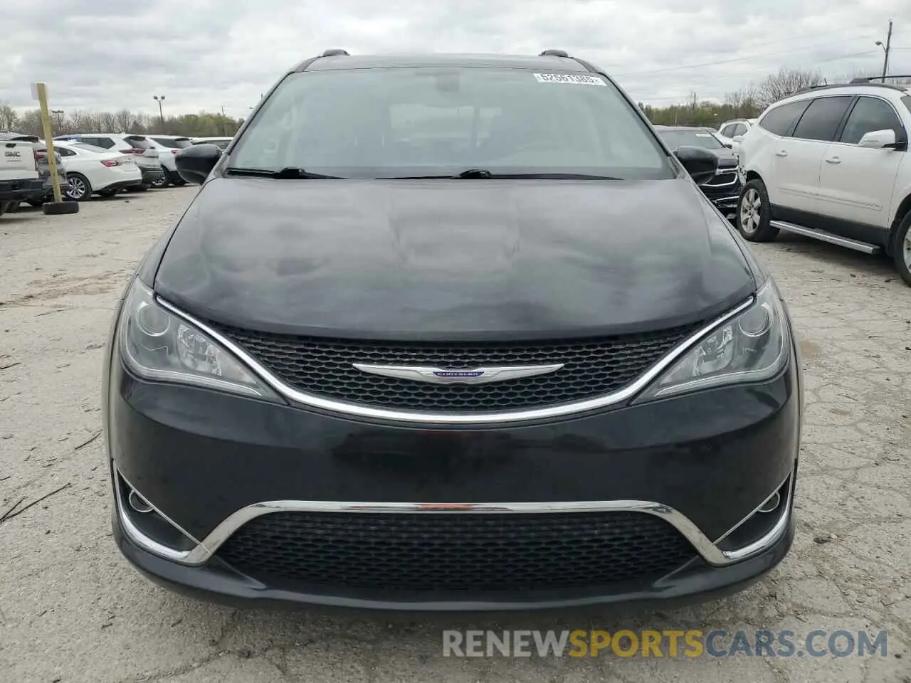 5 Photograph of a damaged car 2C4RC1BG1KR539895 CHRYSLER PACIFICA 2019