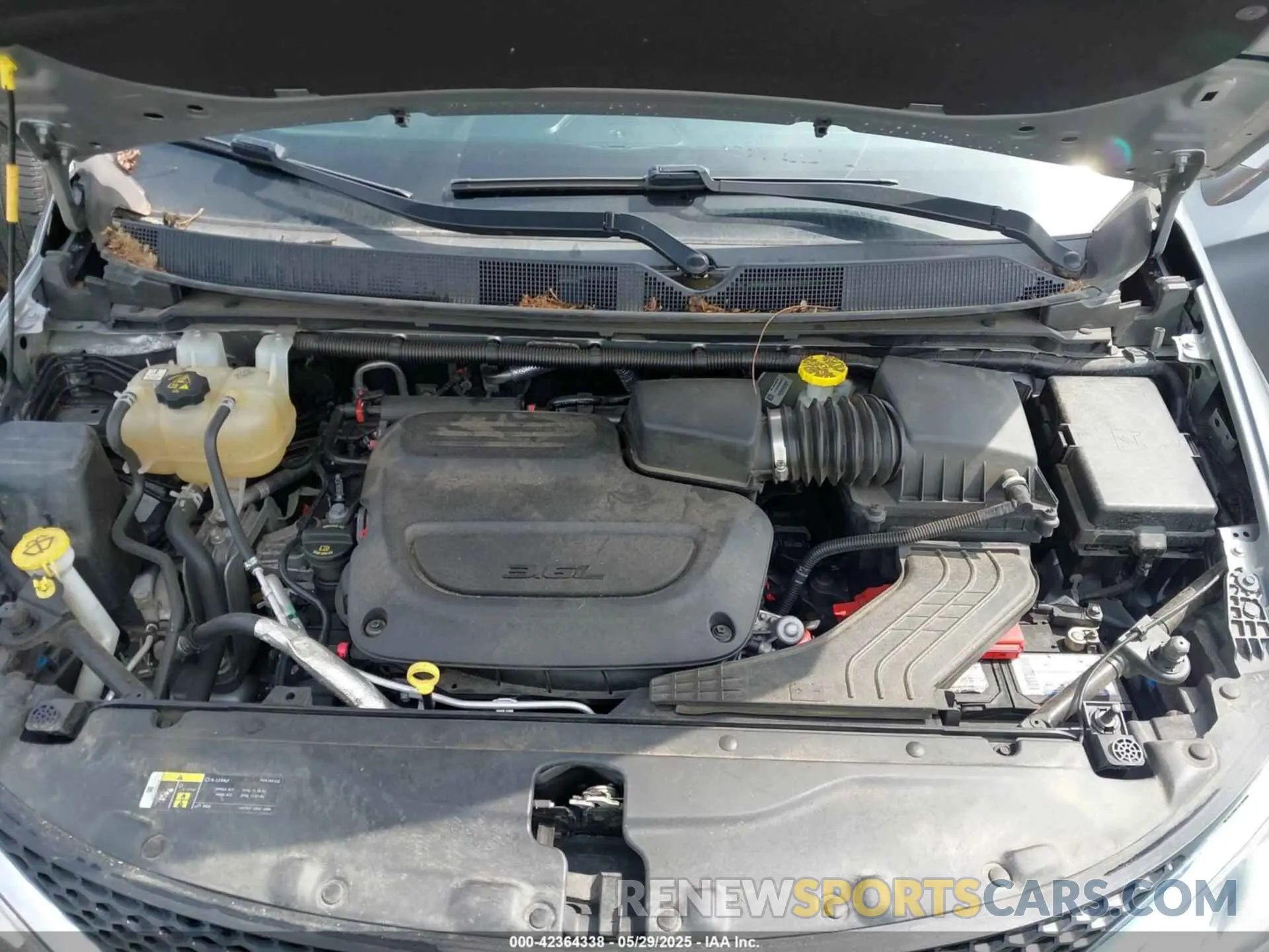 10 Photograph of a damaged car 2C4RC1BG1KR548192 CHRYSLER PACIFICA 2019