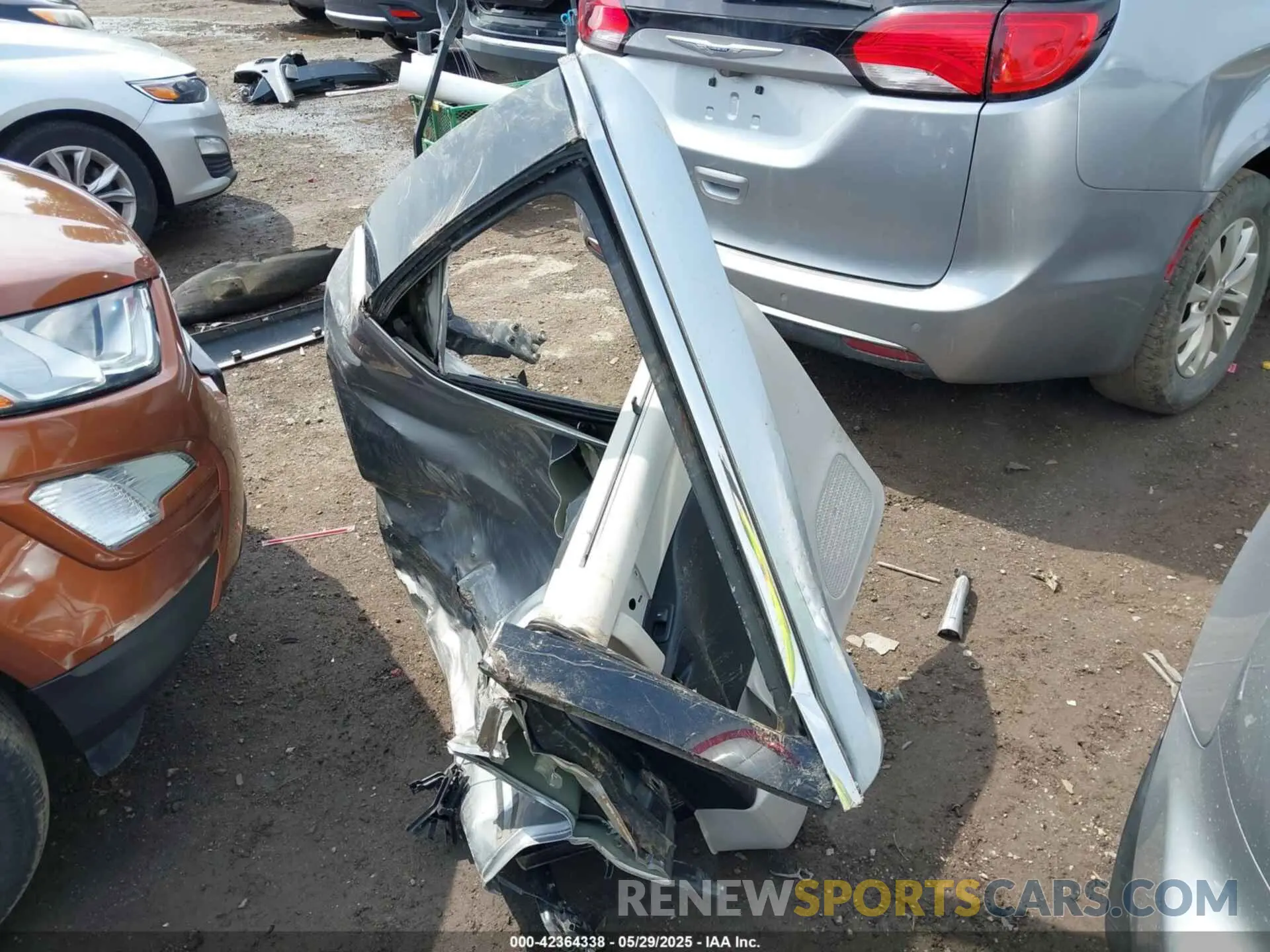 22 Photograph of a damaged car 2C4RC1BG1KR548192 CHRYSLER PACIFICA 2019