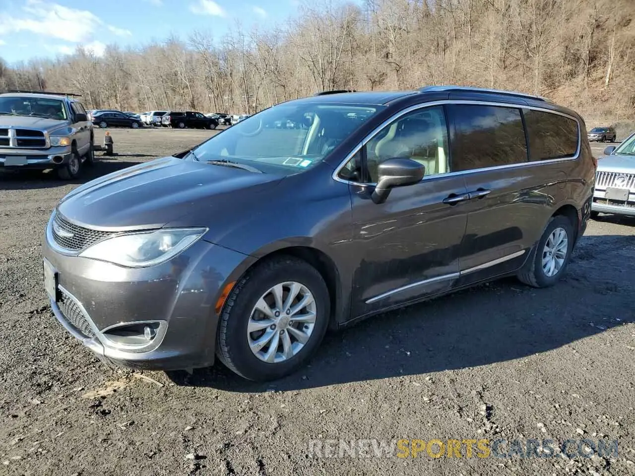 1 Photograph of a damaged car 2C4RC1BG1KR555384 CHRYSLER PACIFICA 2019
