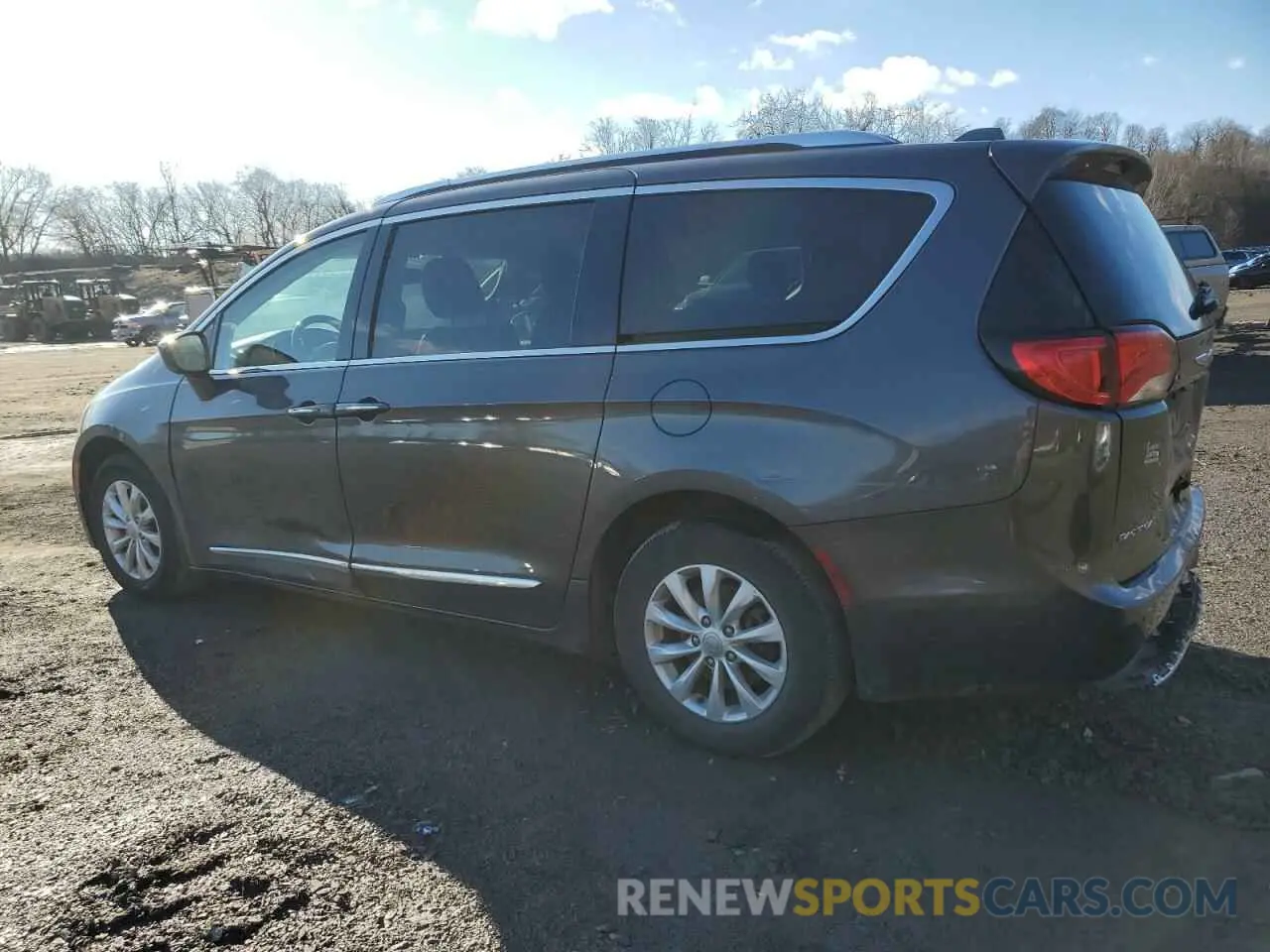 2 Photograph of a damaged car 2C4RC1BG1KR555384 CHRYSLER PACIFICA 2019