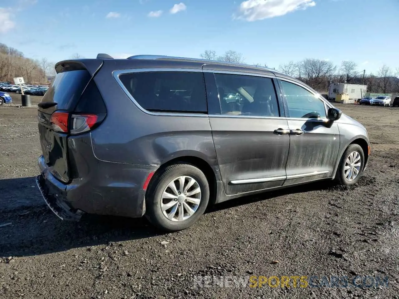 3 Photograph of a damaged car 2C4RC1BG1KR555384 CHRYSLER PACIFICA 2019