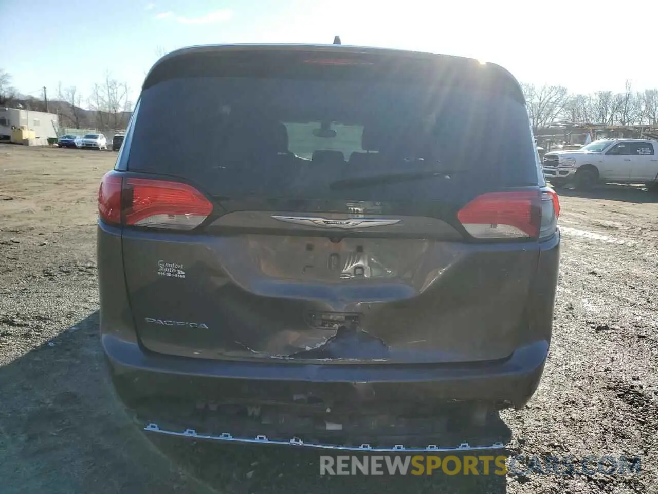 6 Photograph of a damaged car 2C4RC1BG1KR555384 CHRYSLER PACIFICA 2019