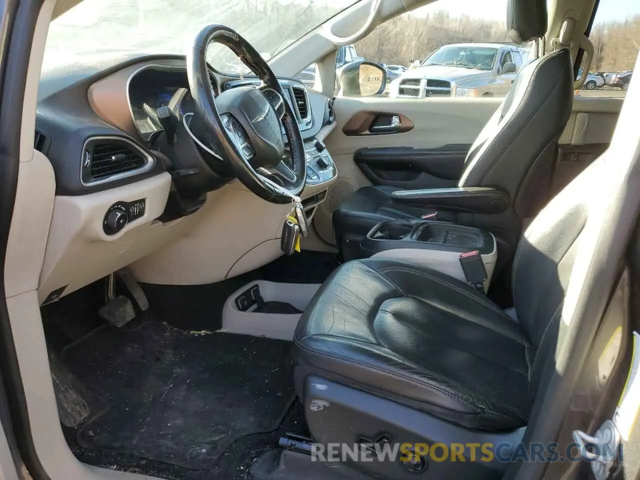7 Photograph of a damaged car 2C4RC1BG1KR555384 CHRYSLER PACIFICA 2019