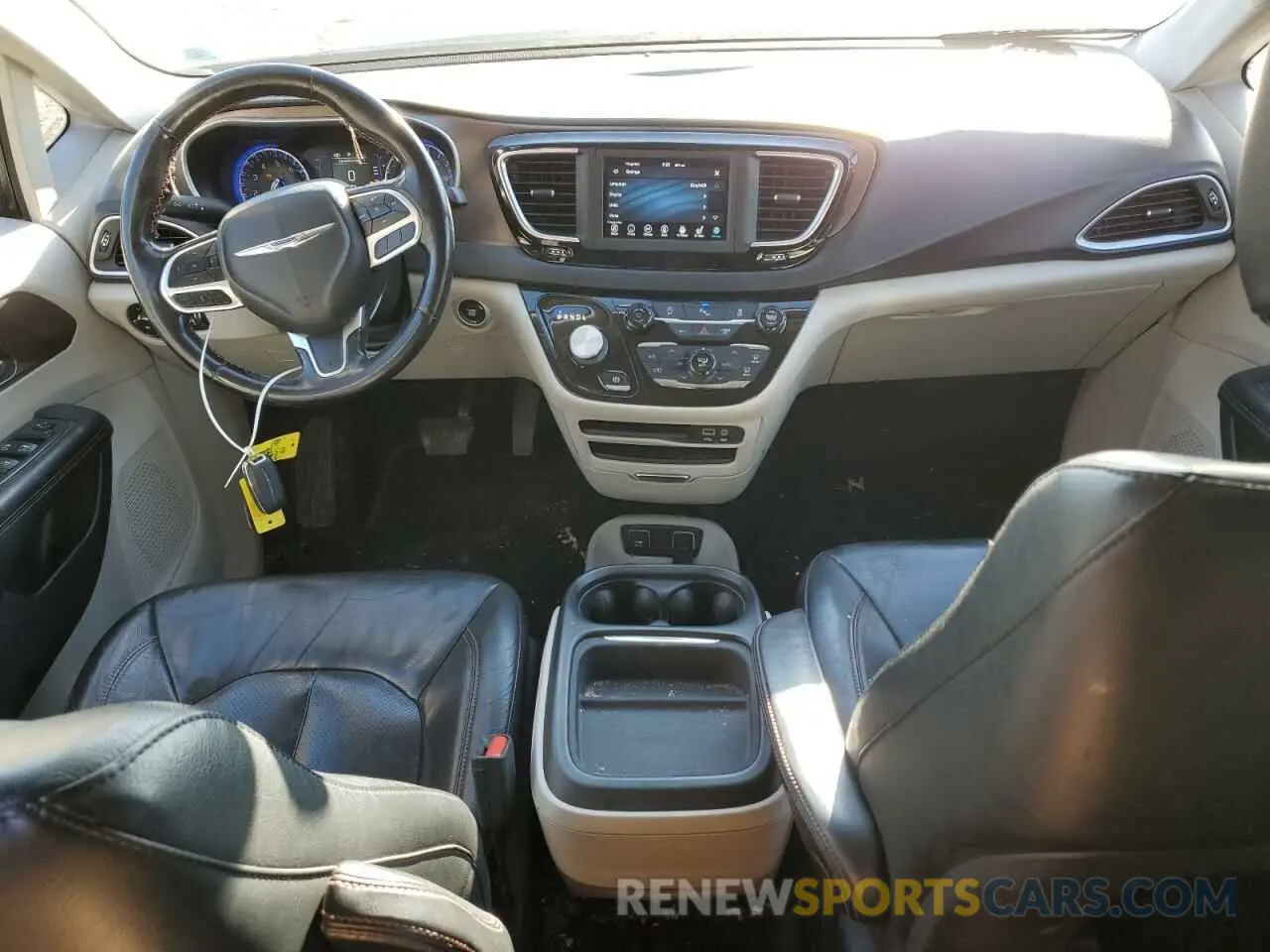 8 Photograph of a damaged car 2C4RC1BG1KR555384 CHRYSLER PACIFICA 2019