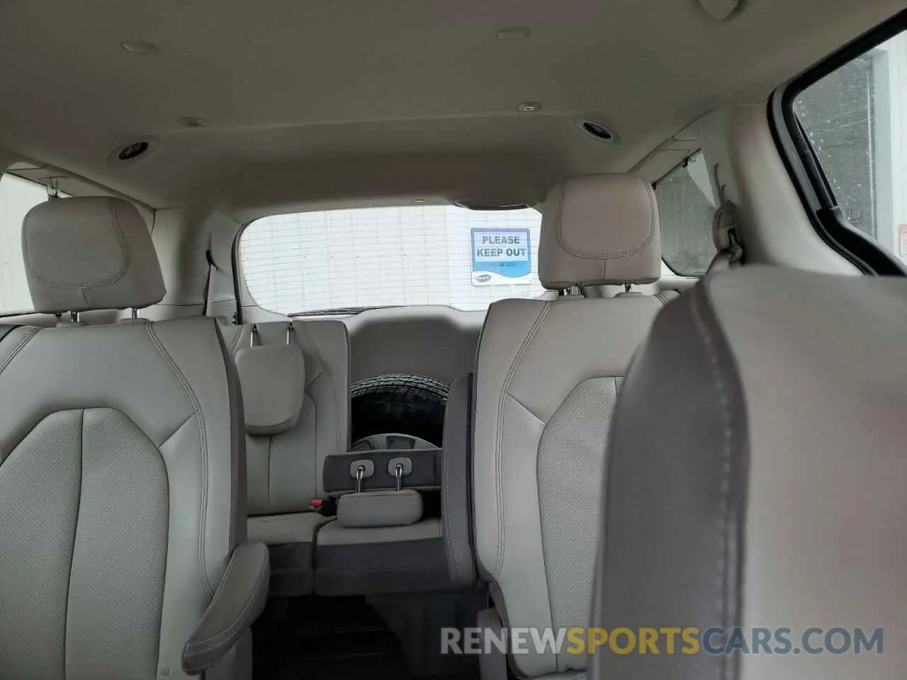 10 Photograph of a damaged car 2C4RC1BG1KR559774 CHRYSLER PACIFICA 2019