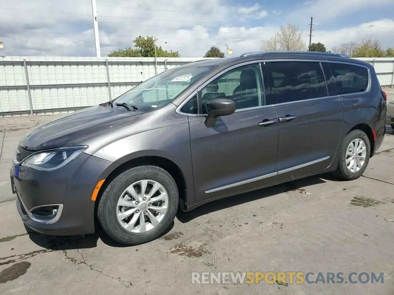 1 Photograph of a damaged car 2C4RC1BG1KR561542 CHRYSLER PACIFICA 2019