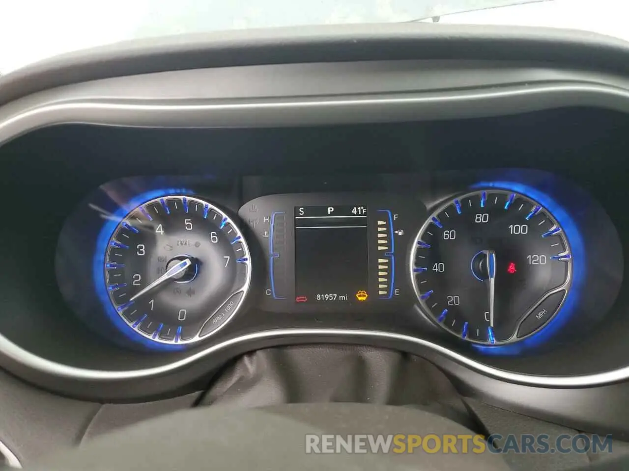 9 Photograph of a damaged car 2C4RC1BG1KR592838 CHRYSLER PACIFICA 2019