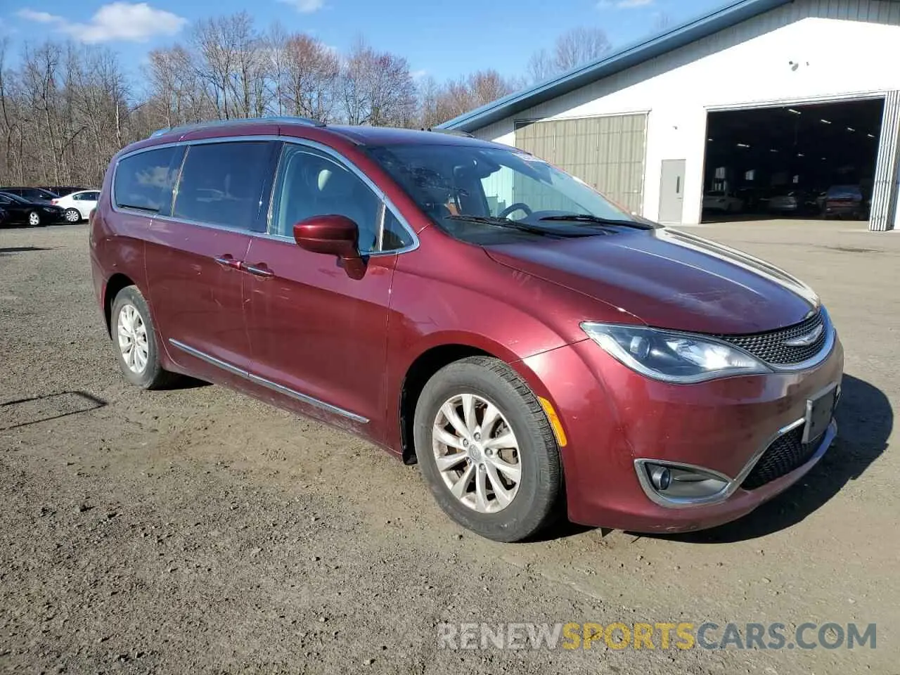 4 Photograph of a damaged car 2C4RC1BG1KR592869 CHRYSLER PACIFICA 2019