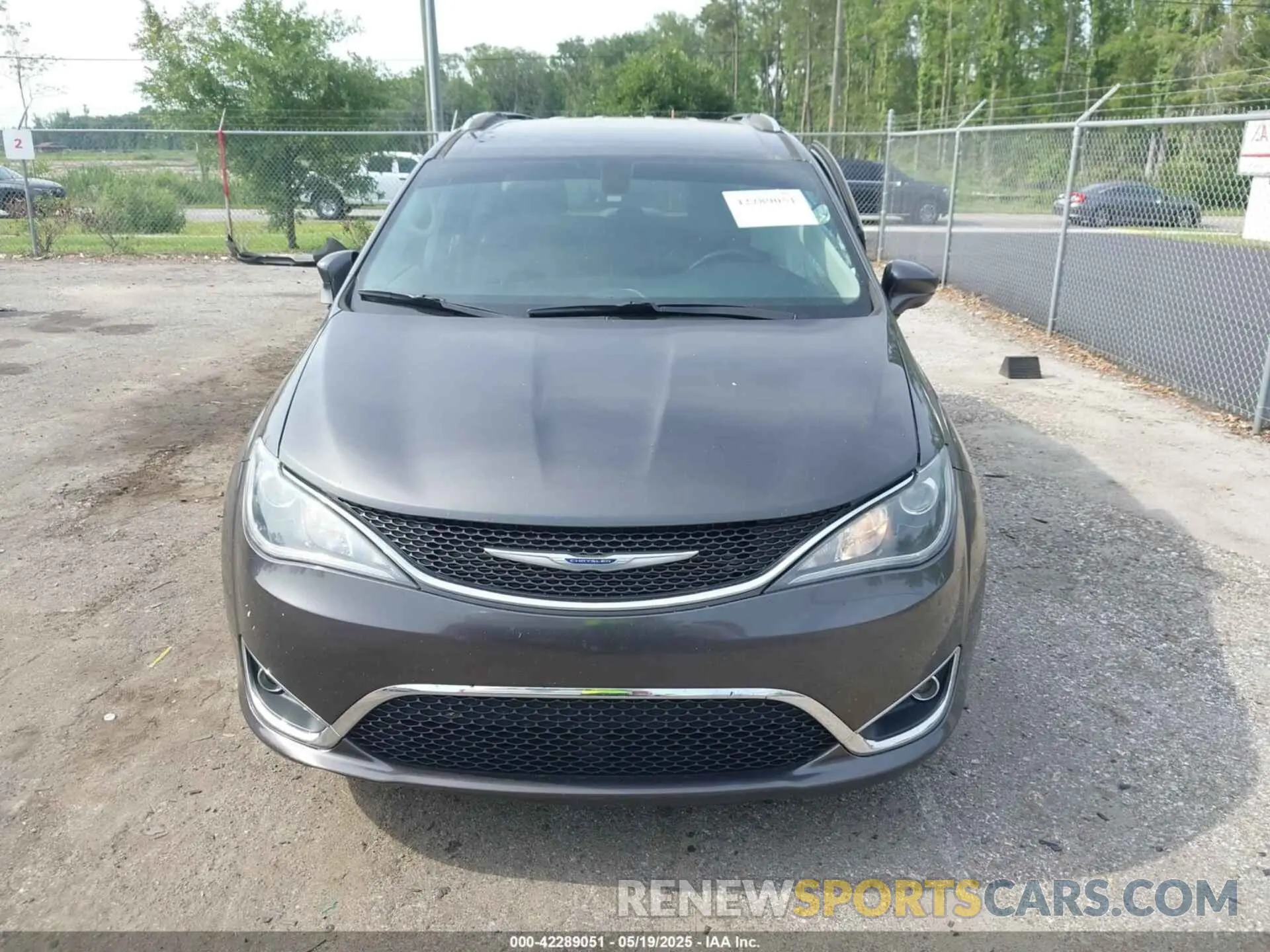 12 Photograph of a damaged car 2C4RC1BG1KR625031 CHRYSLER PACIFICA 2019