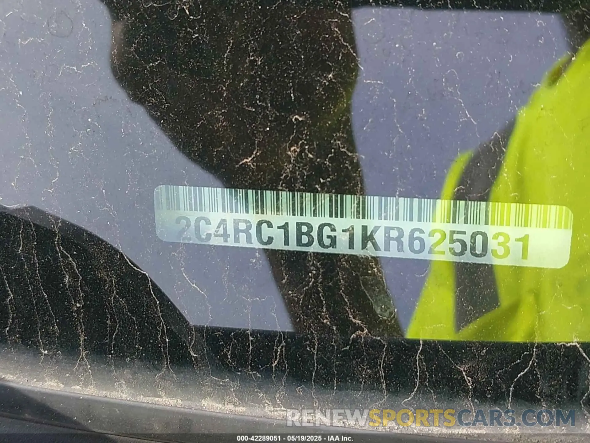 9 Photograph of a damaged car 2C4RC1BG1KR625031 CHRYSLER PACIFICA 2019