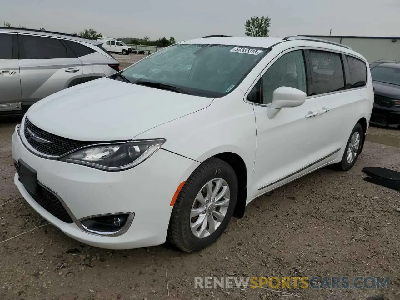 1 Photograph of a damaged car 2C4RC1BG1KR640032 CHRYSLER PACIFICA 2019