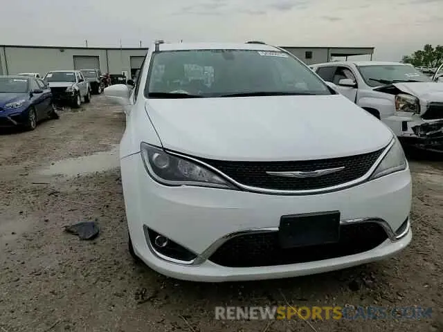 14 Photograph of a damaged car 2C4RC1BG1KR640032 CHRYSLER PACIFICA 2019