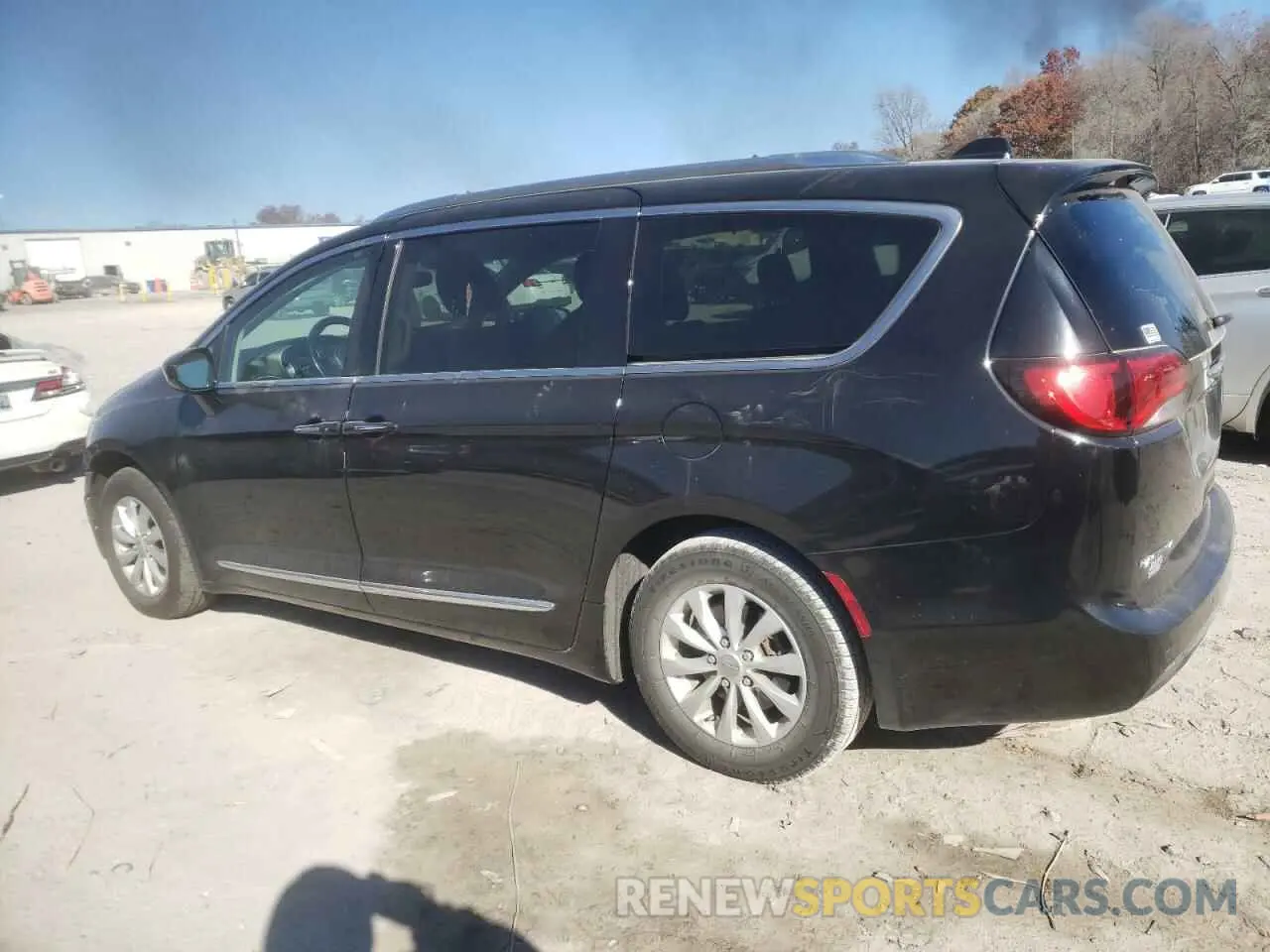 2 Photograph of a damaged car 2C4RC1BG1KR698285 CHRYSLER PACIFICA 2019