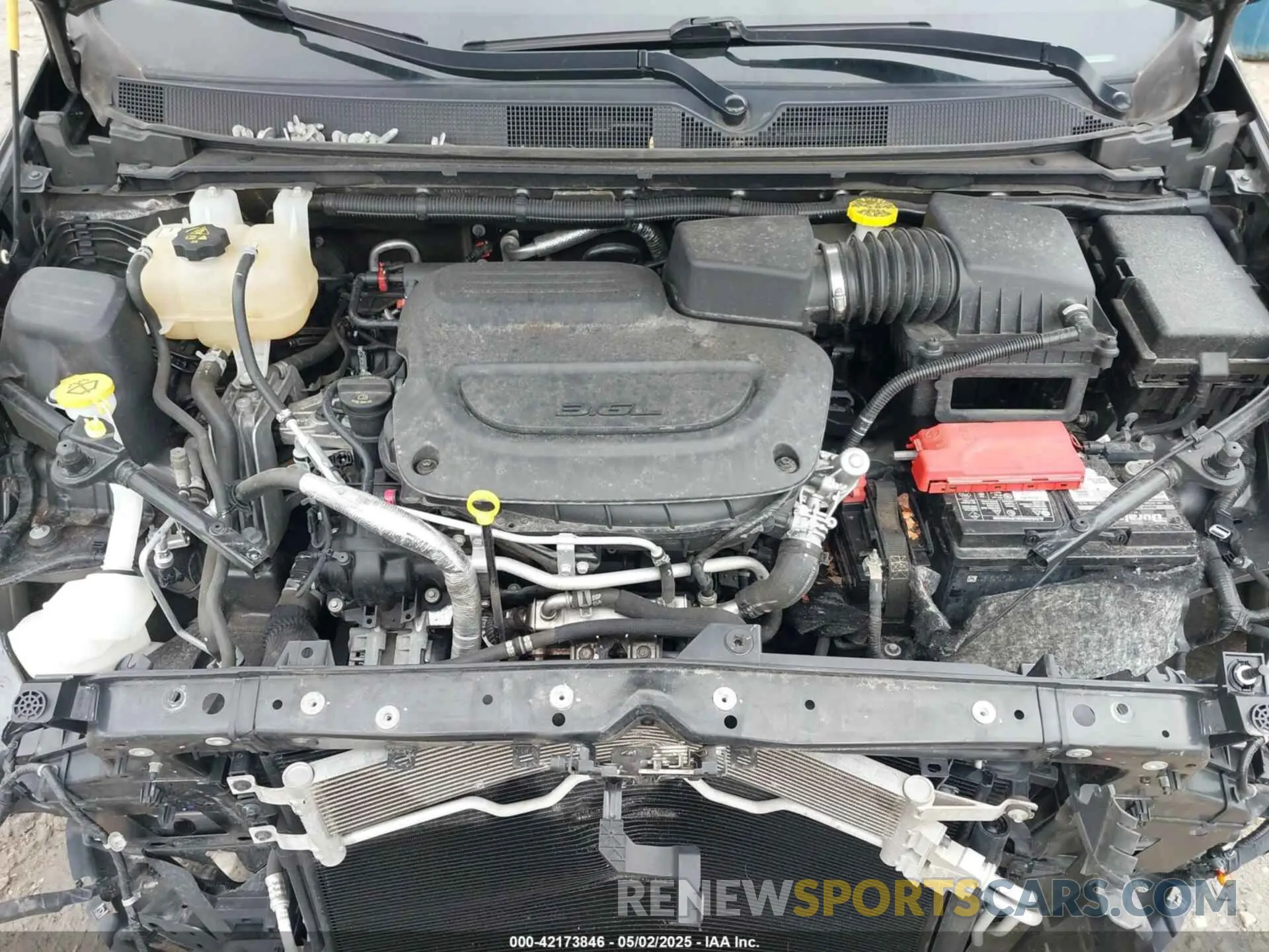 10 Photograph of a damaged car 2C4RC1BG1KR715411 CHRYSLER PACIFICA 2019