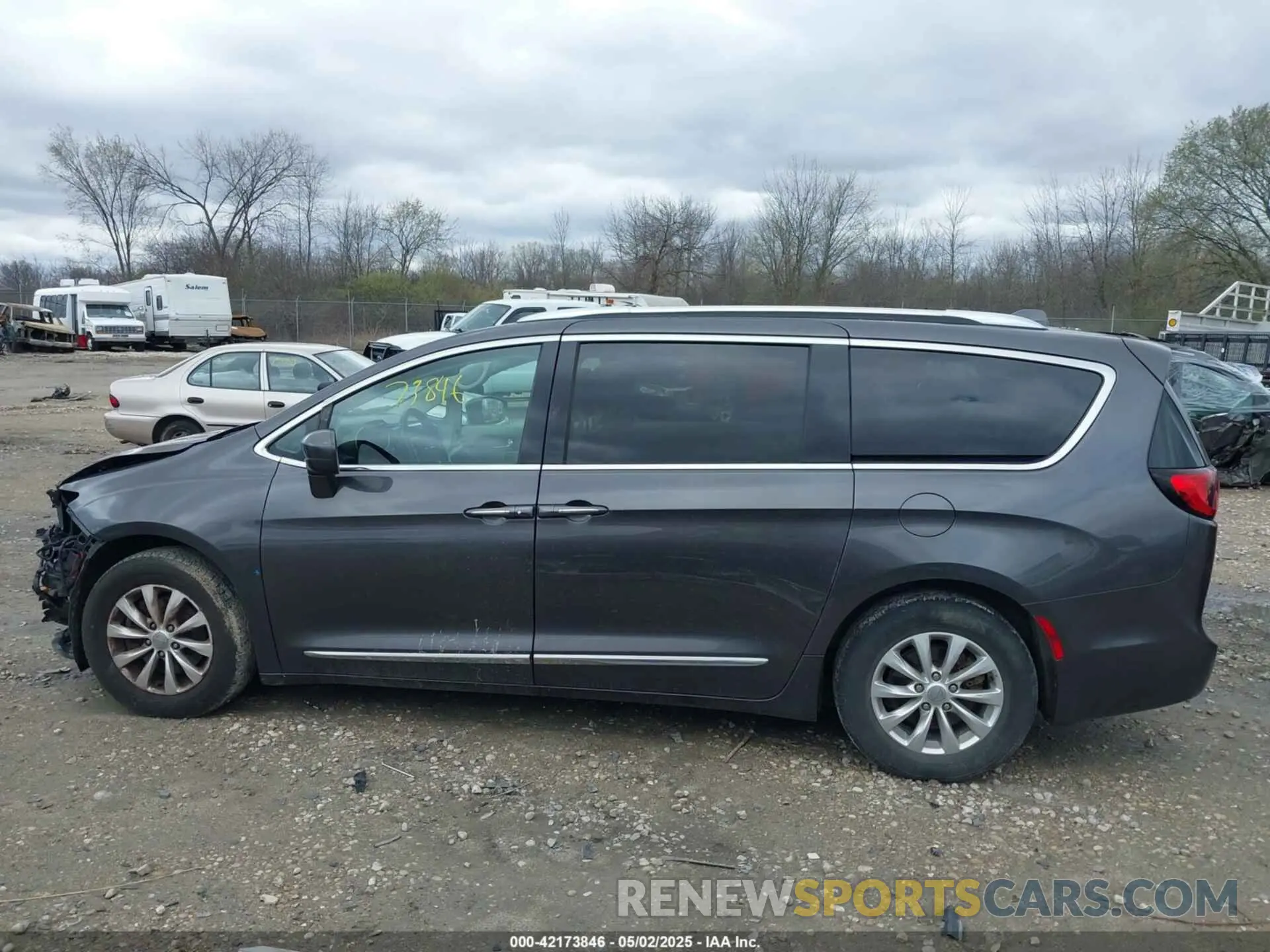 15 Photograph of a damaged car 2C4RC1BG1KR715411 CHRYSLER PACIFICA 2019