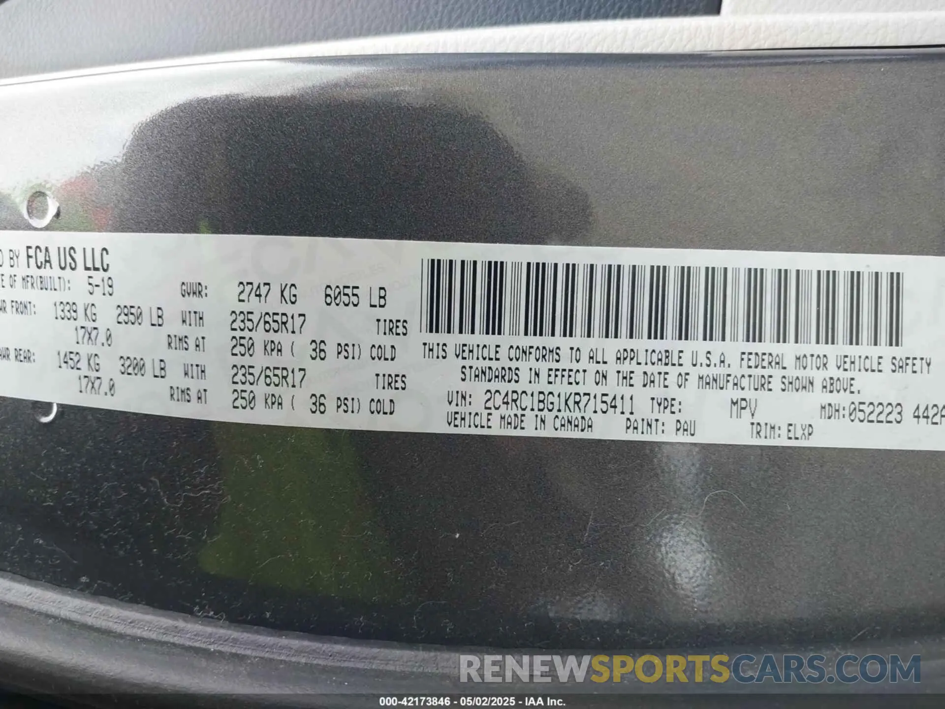 9 Photograph of a damaged car 2C4RC1BG1KR715411 CHRYSLER PACIFICA 2019