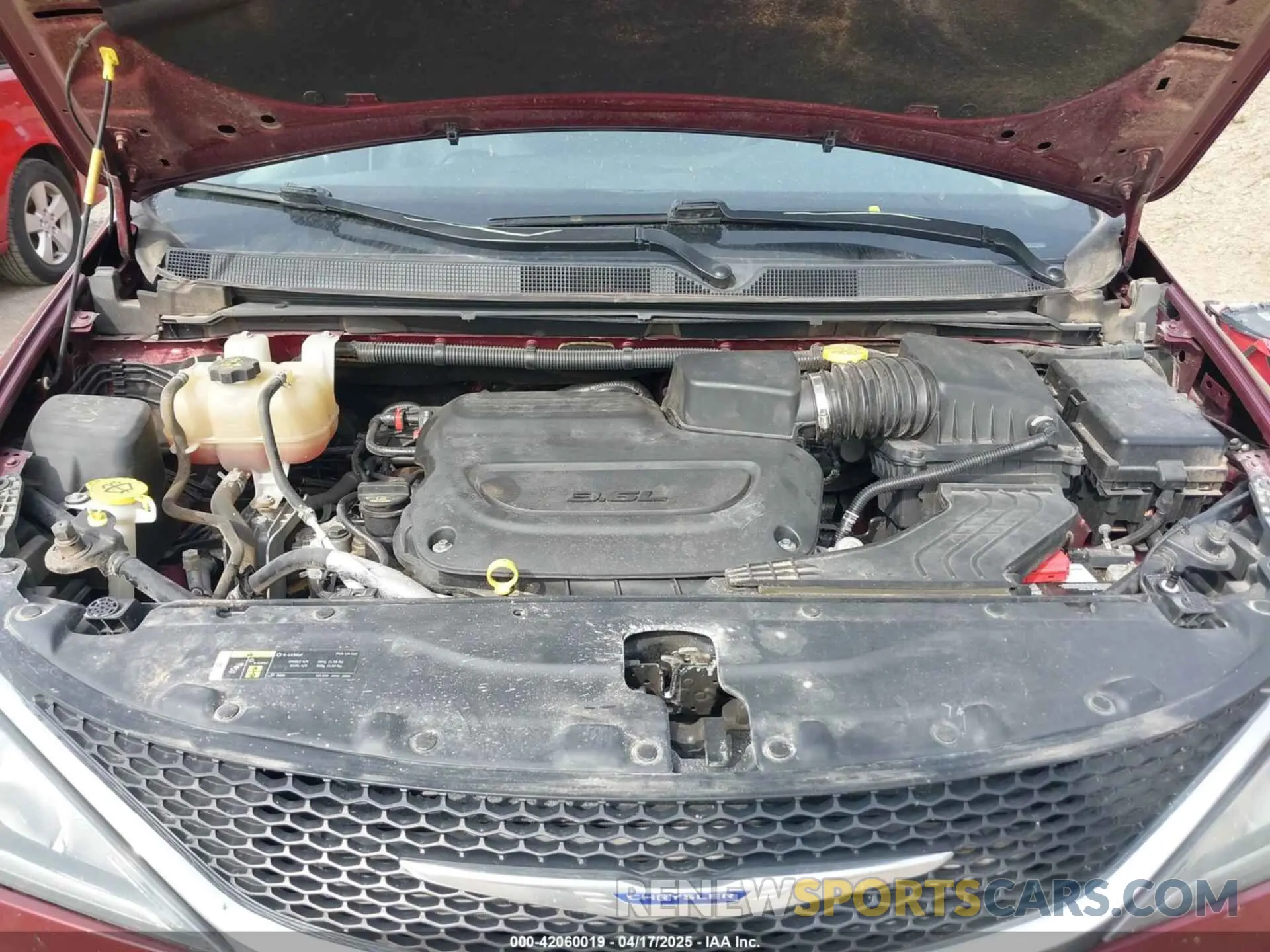 10 Photograph of a damaged car 2C4RC1BG2KR626415 CHRYSLER PACIFICA 2019