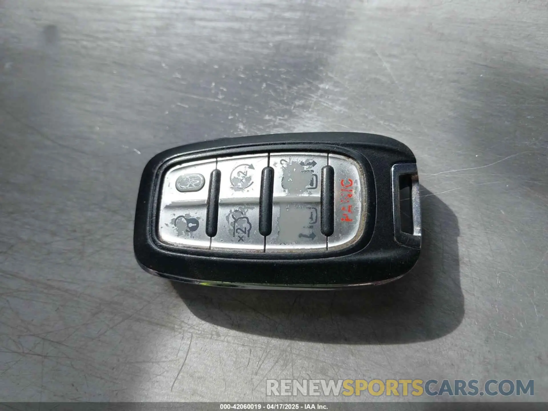 11 Photograph of a damaged car 2C4RC1BG2KR626415 CHRYSLER PACIFICA 2019
