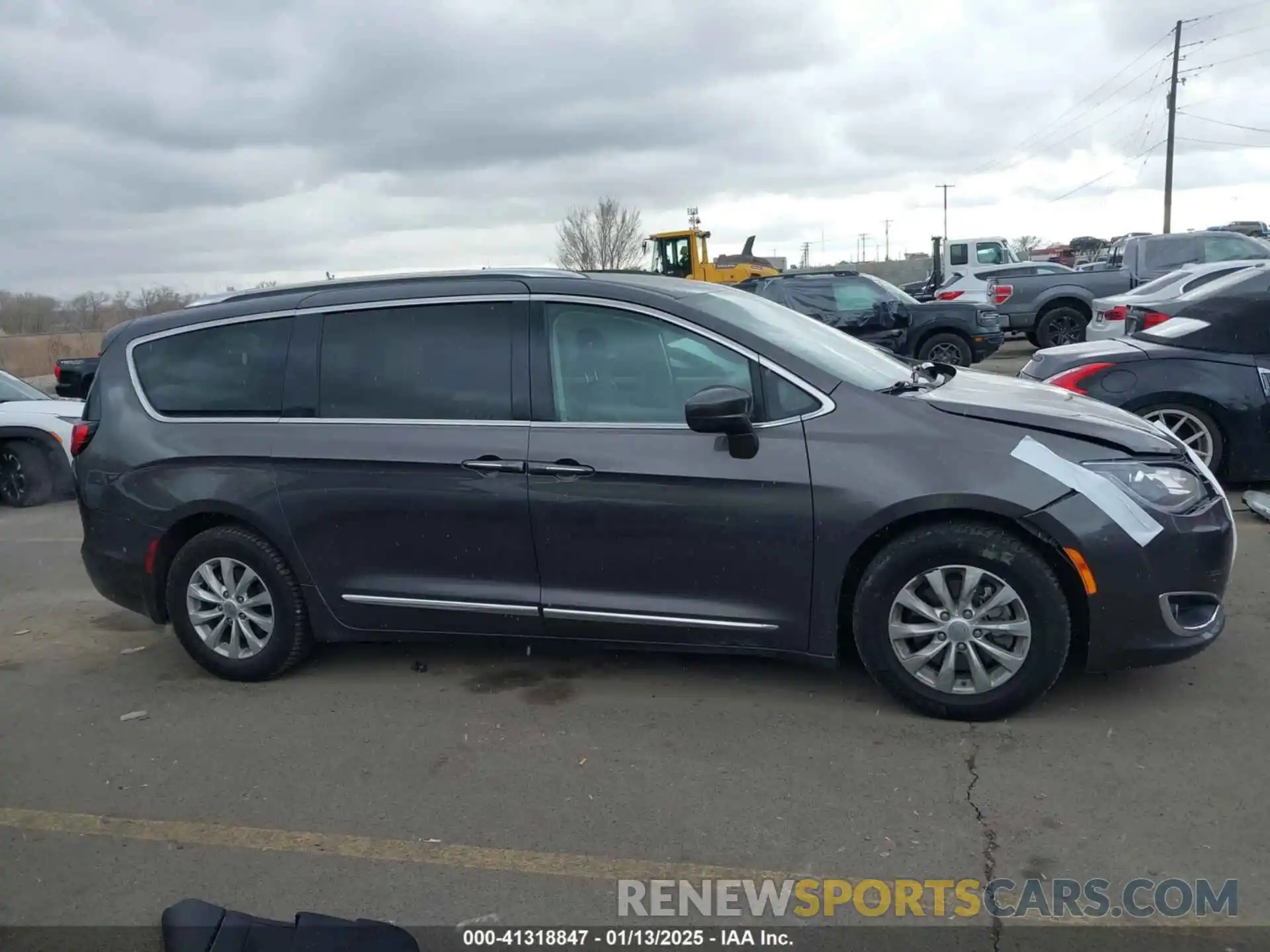 13 Photograph of a damaged car 2C4RC1BG2KR650603 CHRYSLER PACIFICA 2019