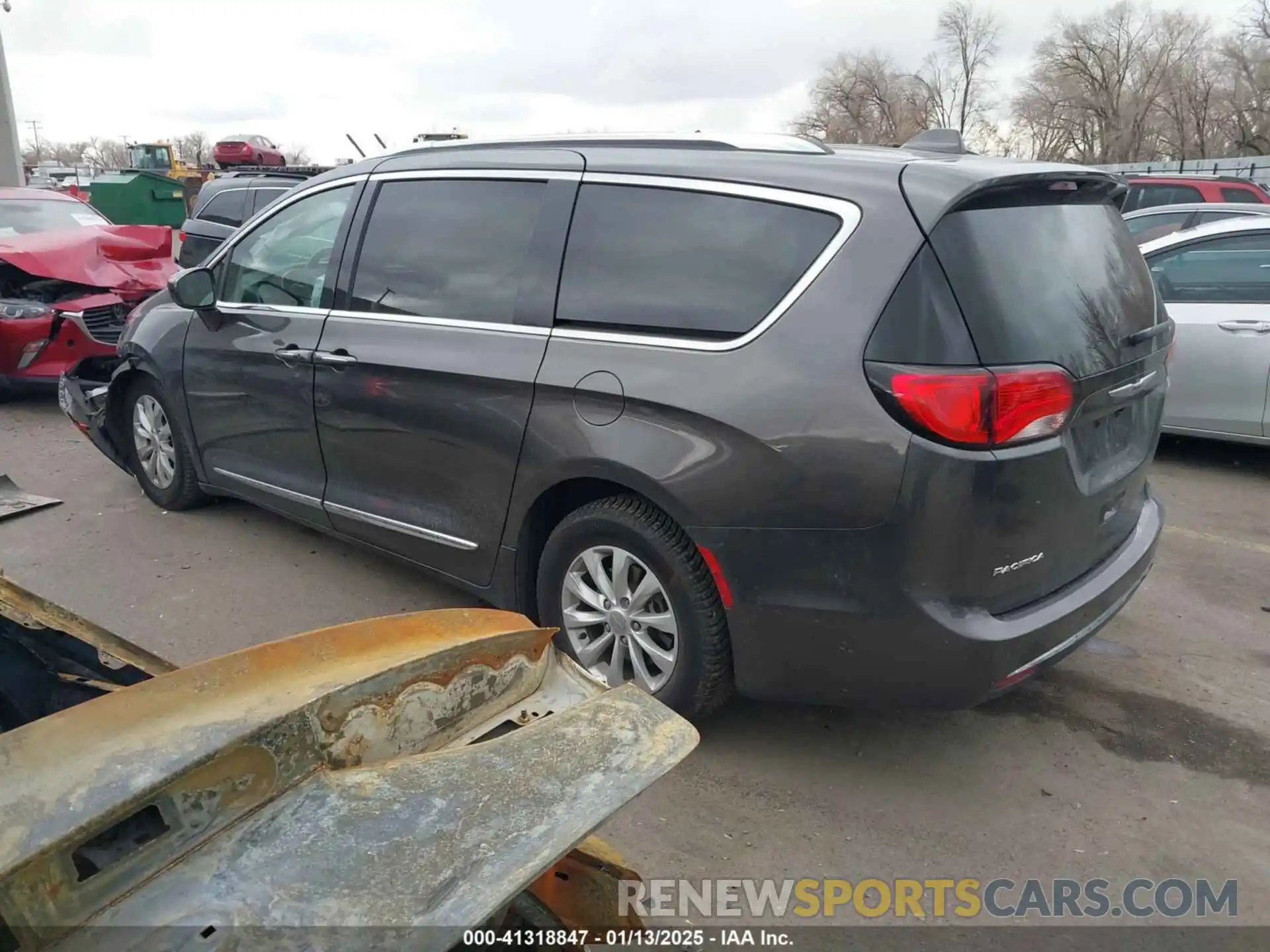 3 Photograph of a damaged car 2C4RC1BG2KR650603 CHRYSLER PACIFICA 2019