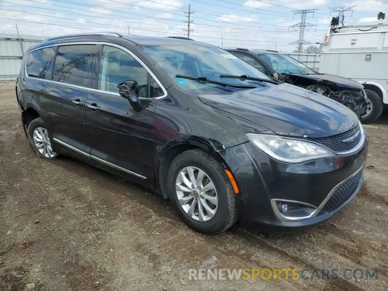 4 Photograph of a damaged car 2C4RC1BG2KR651542 CHRYSLER PACIFICA 2019