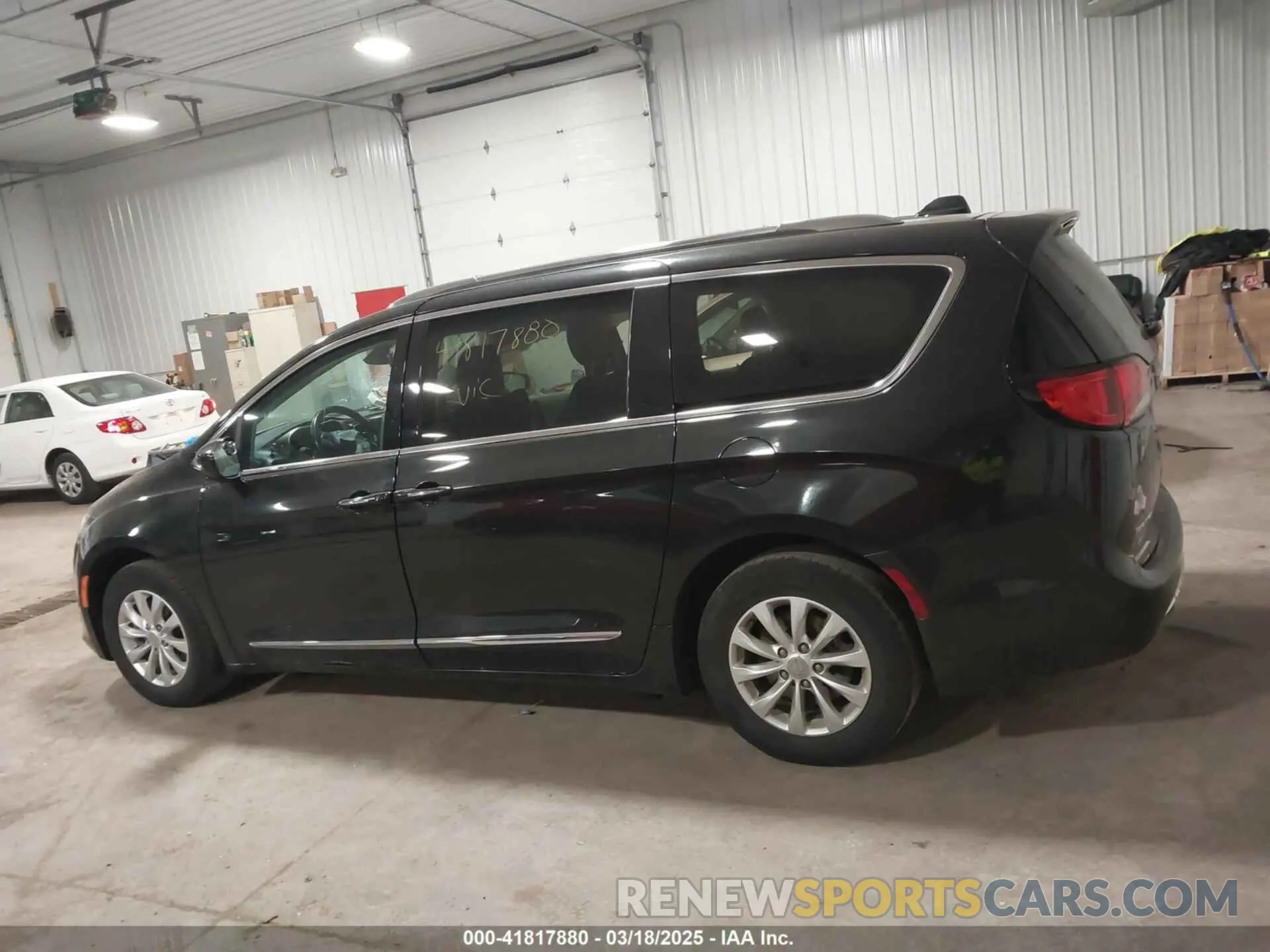 14 Photograph of a damaged car 2C4RC1BG2KR730791 CHRYSLER PACIFICA 2019