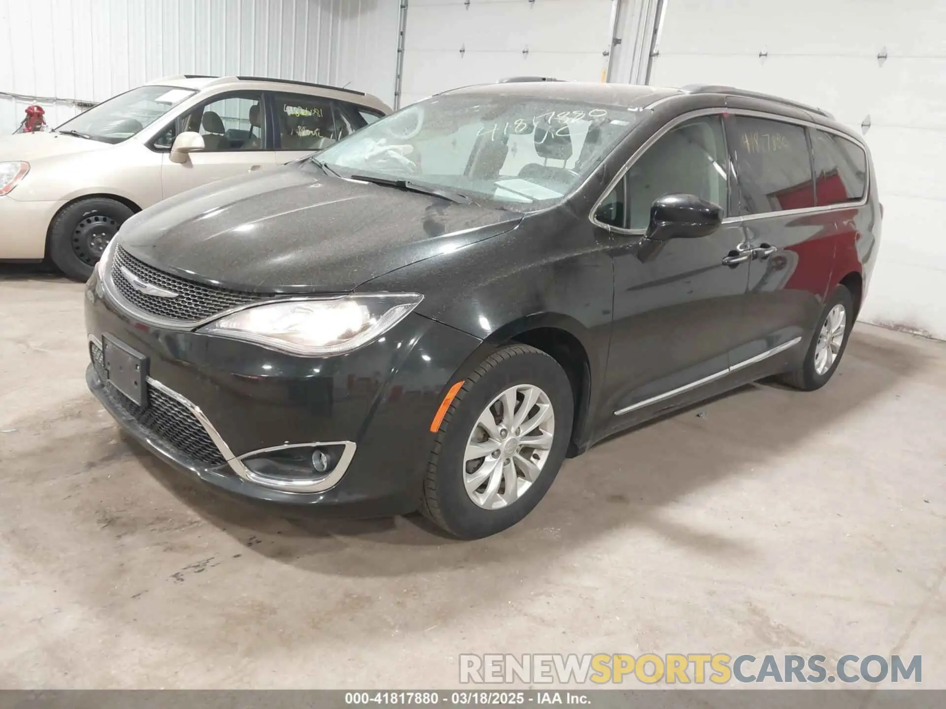 2 Photograph of a damaged car 2C4RC1BG2KR730791 CHRYSLER PACIFICA 2019