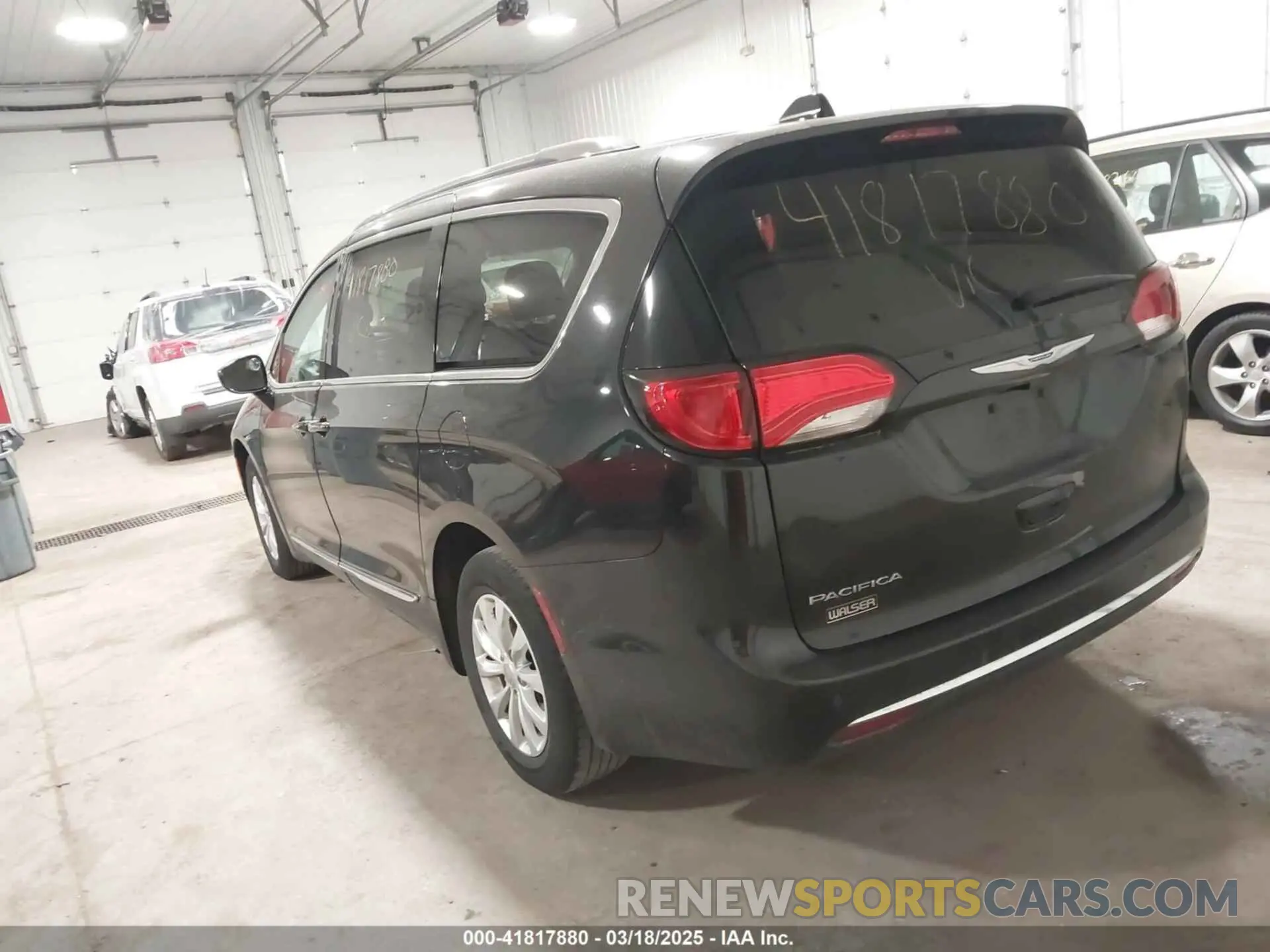 3 Photograph of a damaged car 2C4RC1BG2KR730791 CHRYSLER PACIFICA 2019